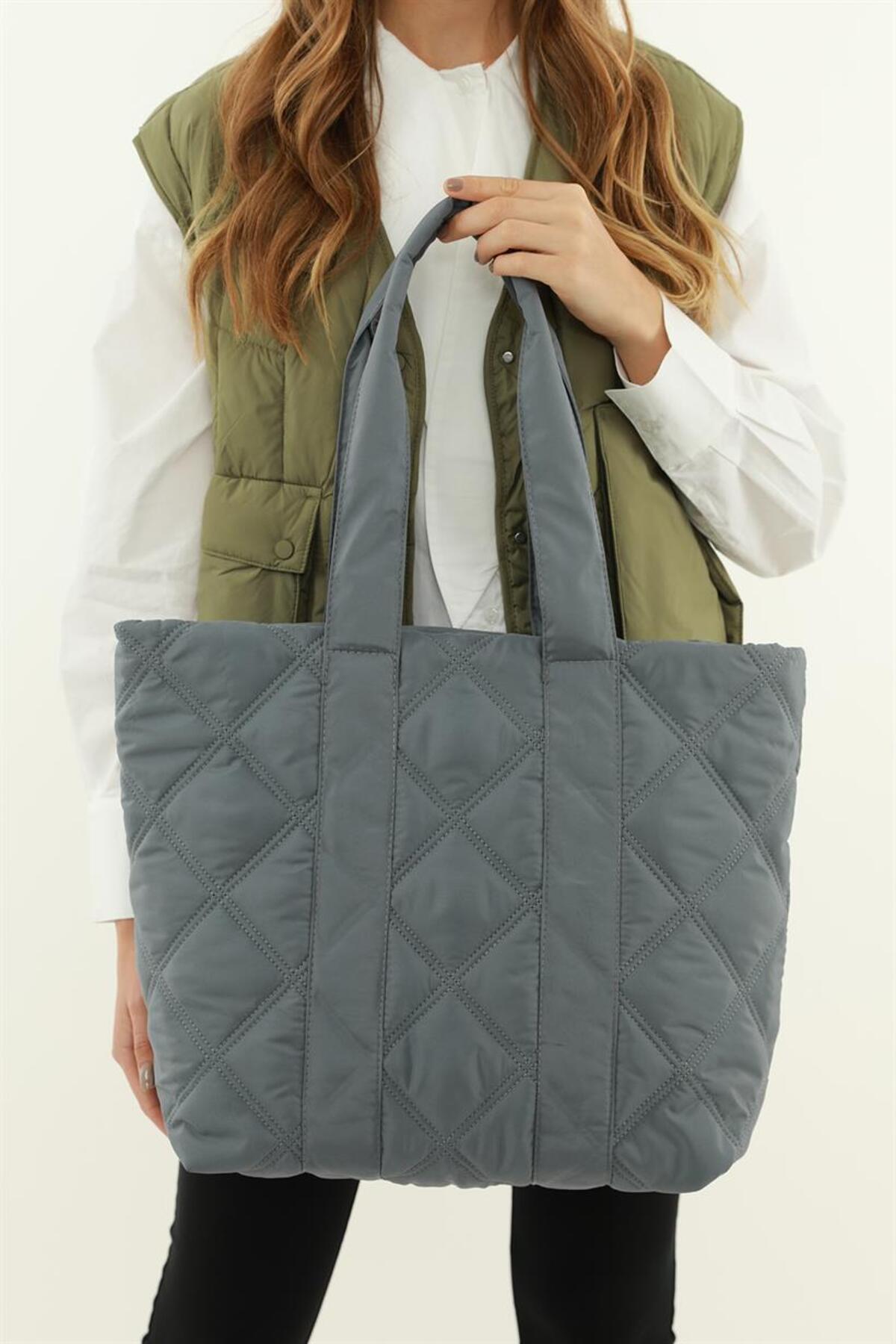 Levně Madamra Gray Women's Quilted Pattern Puffy Bag