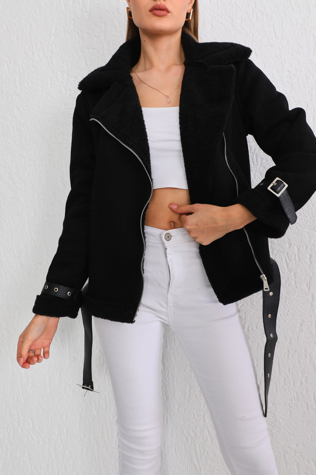 Levně BİKELİFE Women's Black Suede Coat with Cuff Detail and Fur Inside Belt