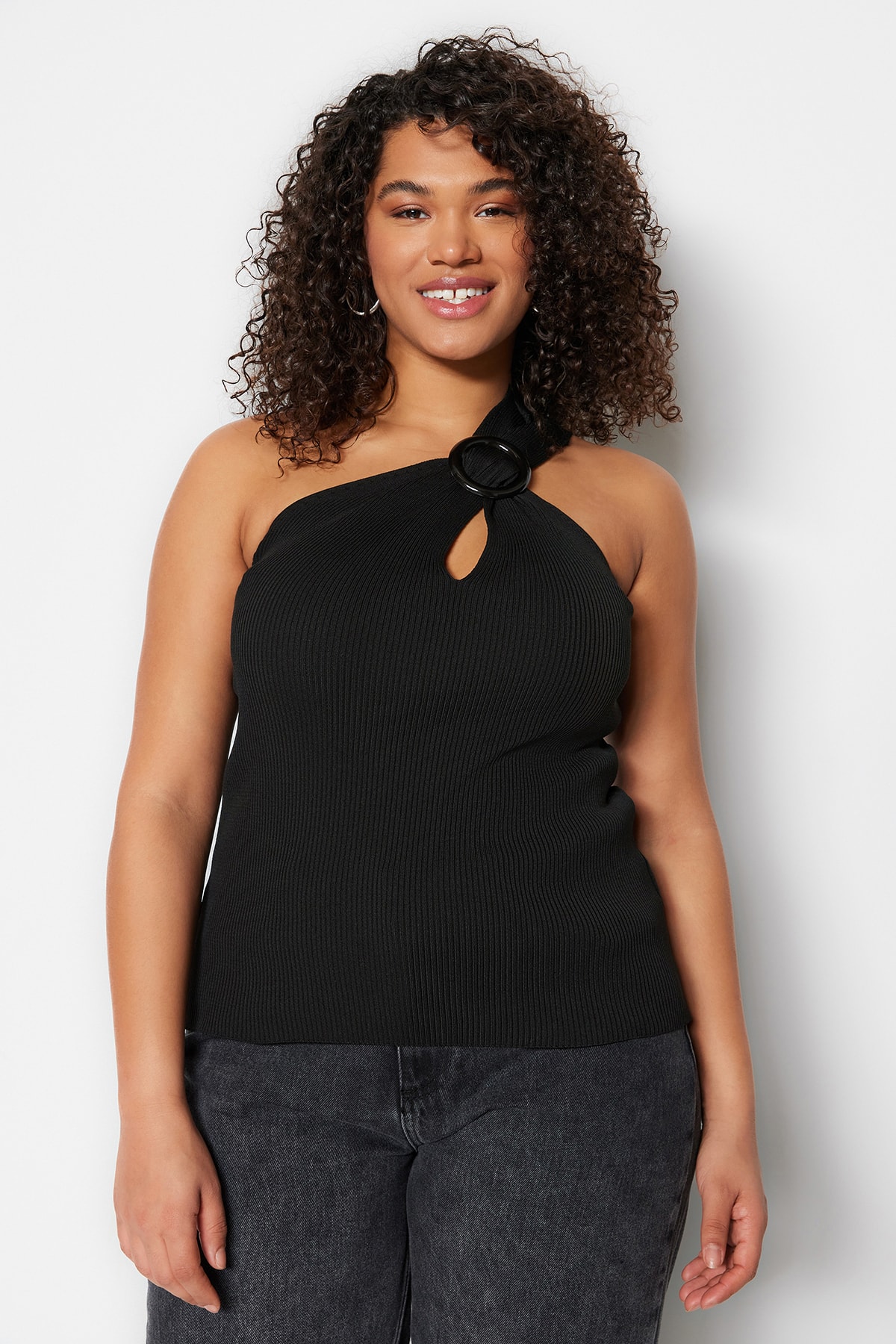 Levně Trendyol Curve Black Wrapped One-Shoulder Thin Knitwear Blouse with Accessories
