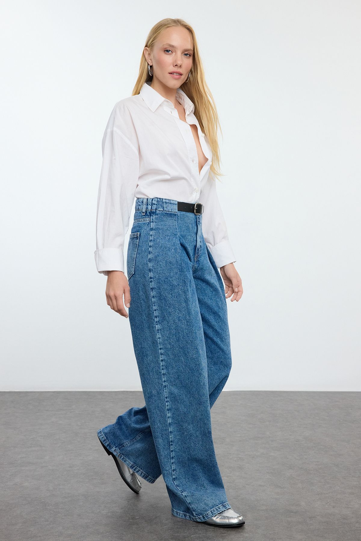 Trendyol Blue Belt Detailed Pleated High Waist Wide Leg Jeans