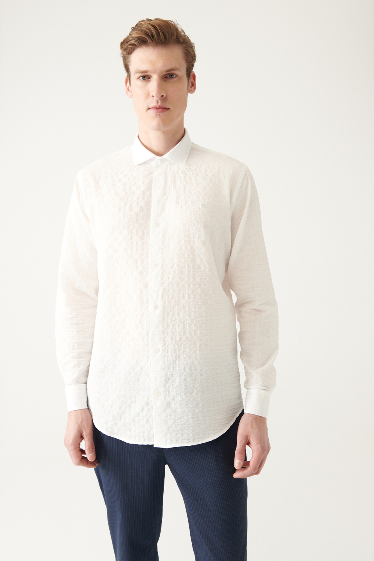 Avva Men's White Embossed Cotton Classic Collar Standard Fit Normal Cut Shirt
