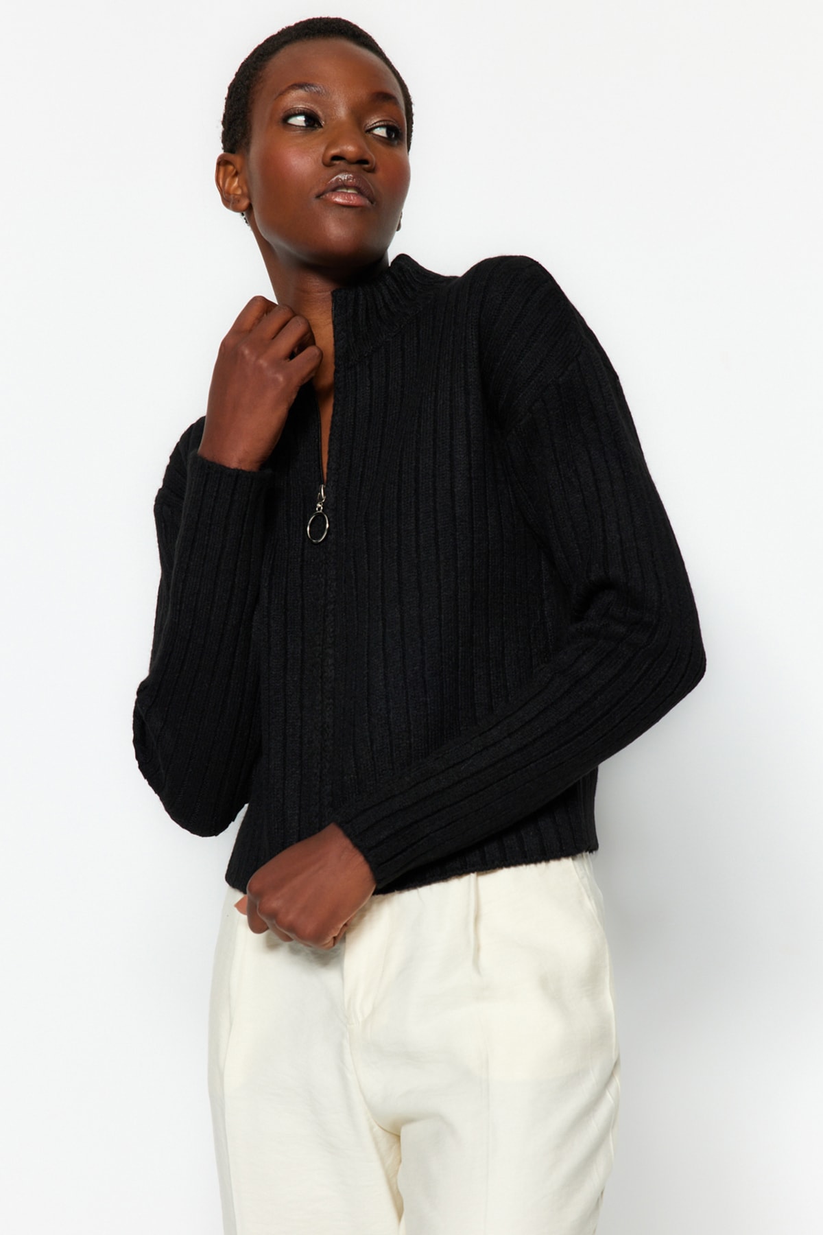 Trendyol Black Soft Textured Zippered Knitwear Cardigan