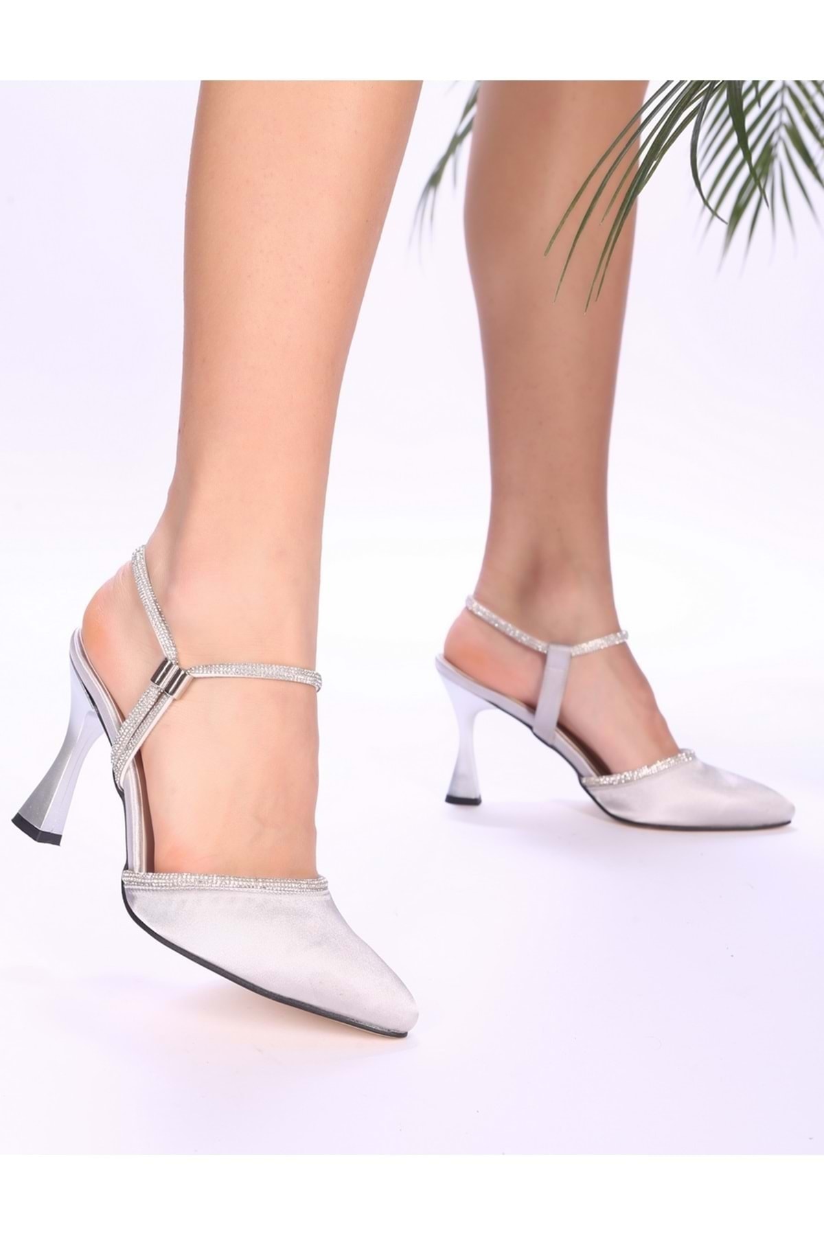 Levně Shoeberry Women's Silver Satin Triangle Pile Heeled Shoes.