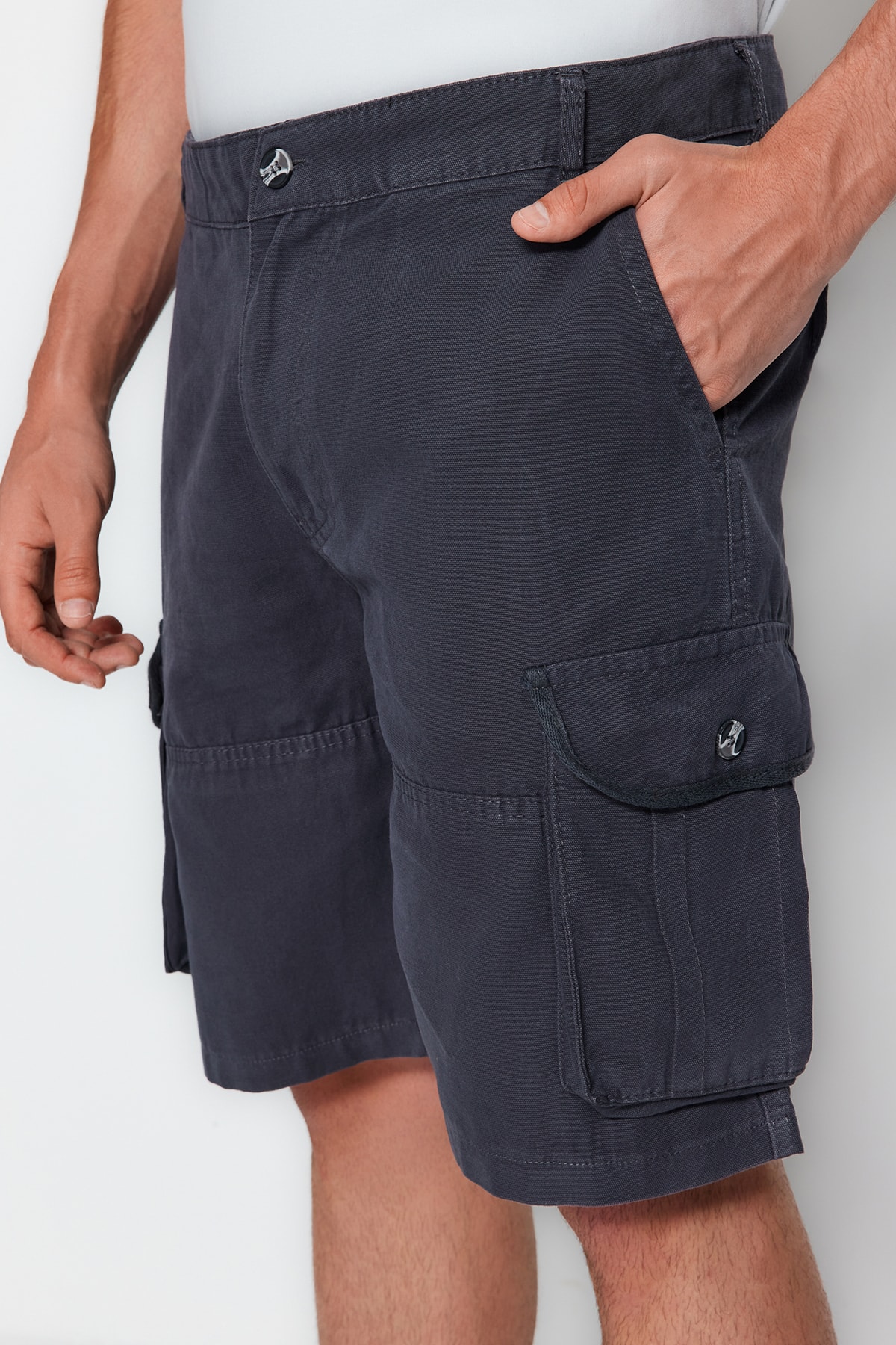 Levně Trendyol Anthracite Regular Fit Cargo Pocket Shorts
