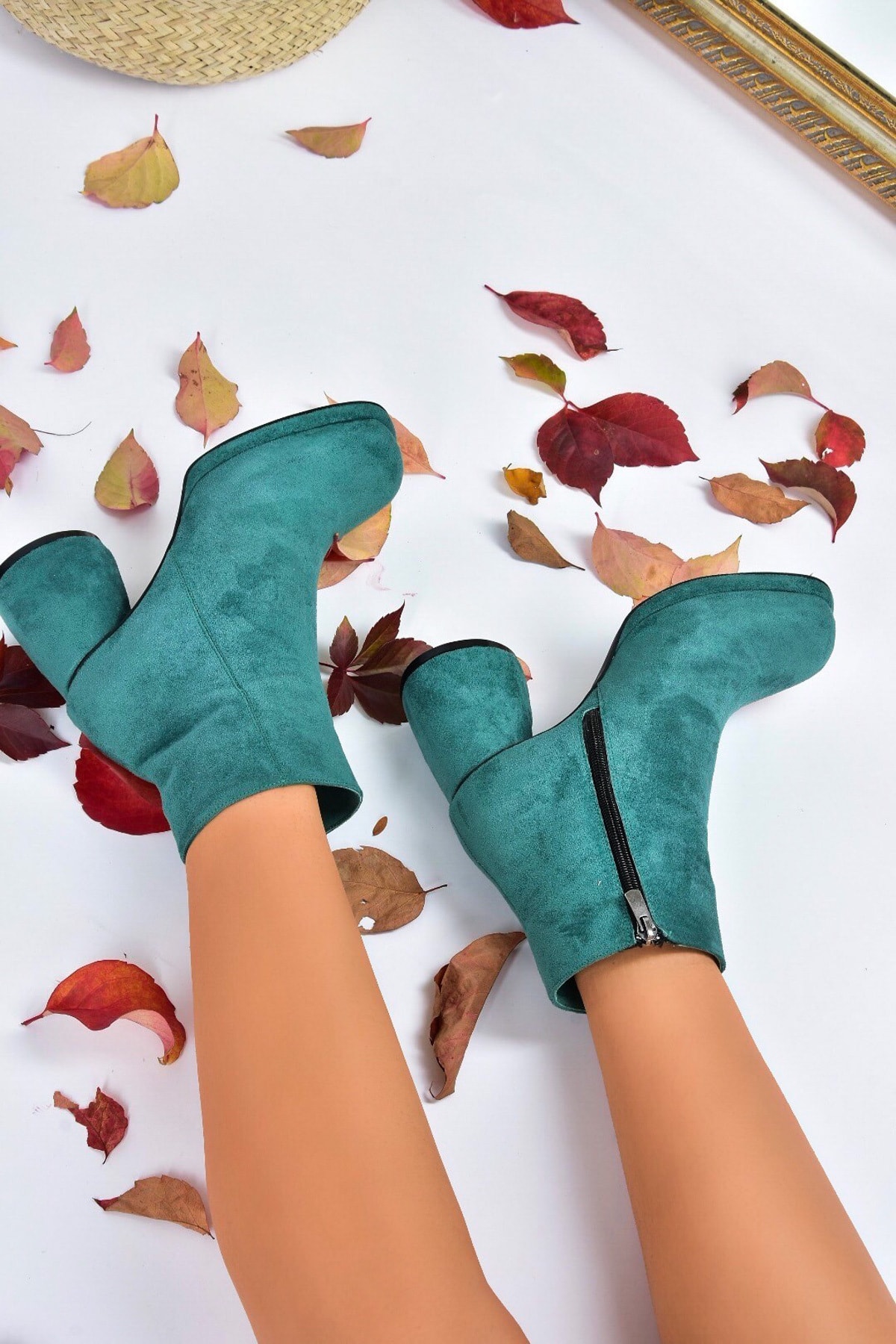 Levně Fox Shoes Women's Green Suede Thick Heeled Daily Boots