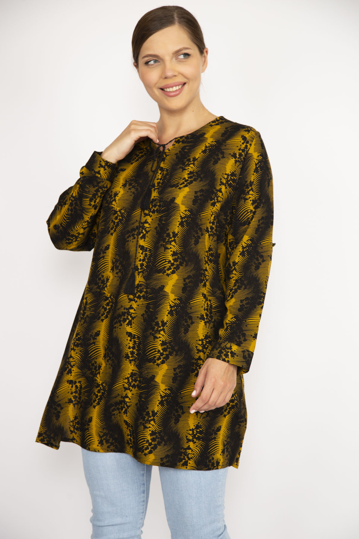 Levně Şans Women's Plus Size Mustard V-Neck Sleeve-Length Adjustable Tunic
