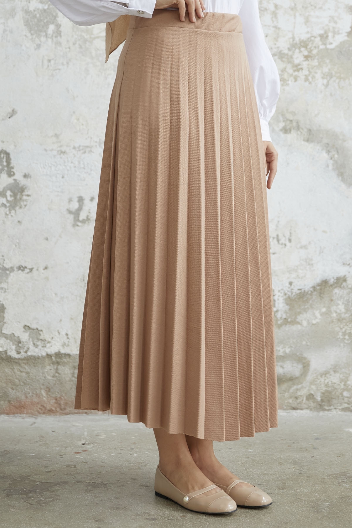 InStyle Luisa Waist Elastic Pleated Skirt - Beige