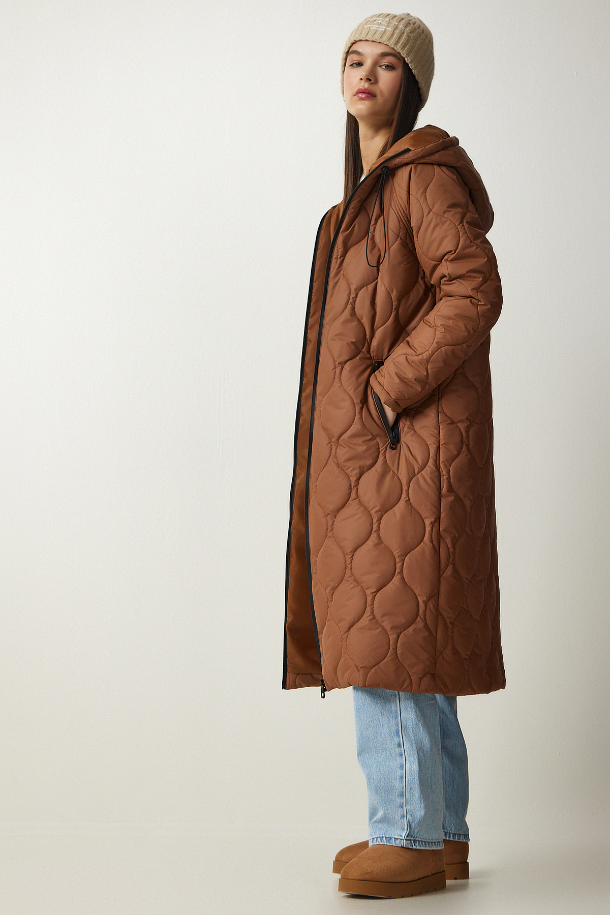Levně Happiness İstanbul Women's Brown Hooded Quilted Coat with Pockets