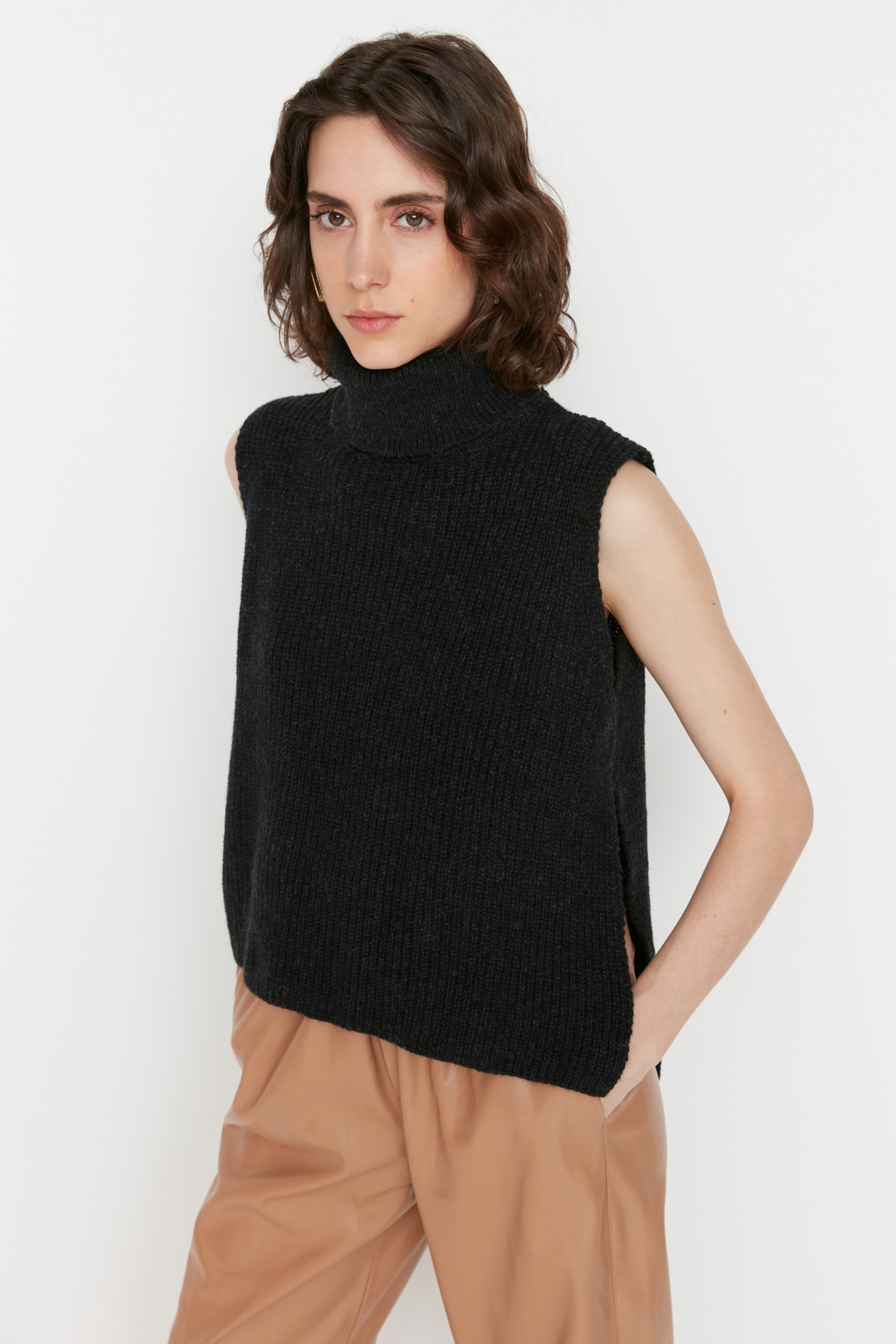 Trendyol Anthracite Slit Detailed Knitwear Sweater