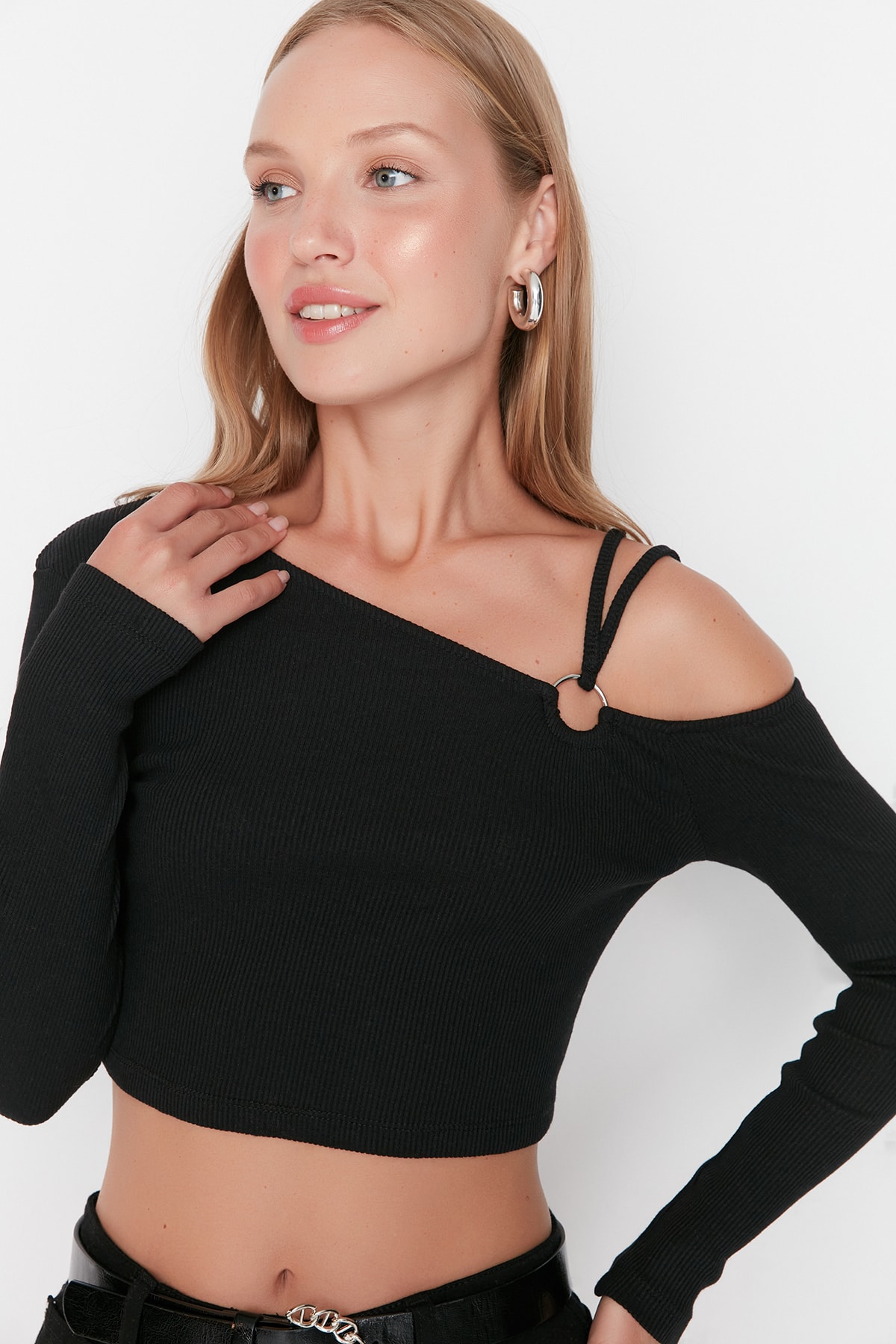Trendyol Blouse - Black - Slim fit