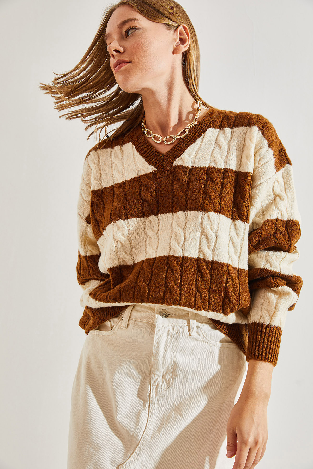 Levně Bianco Lucci Dámský pletený pletený svetr s výstřihem do V