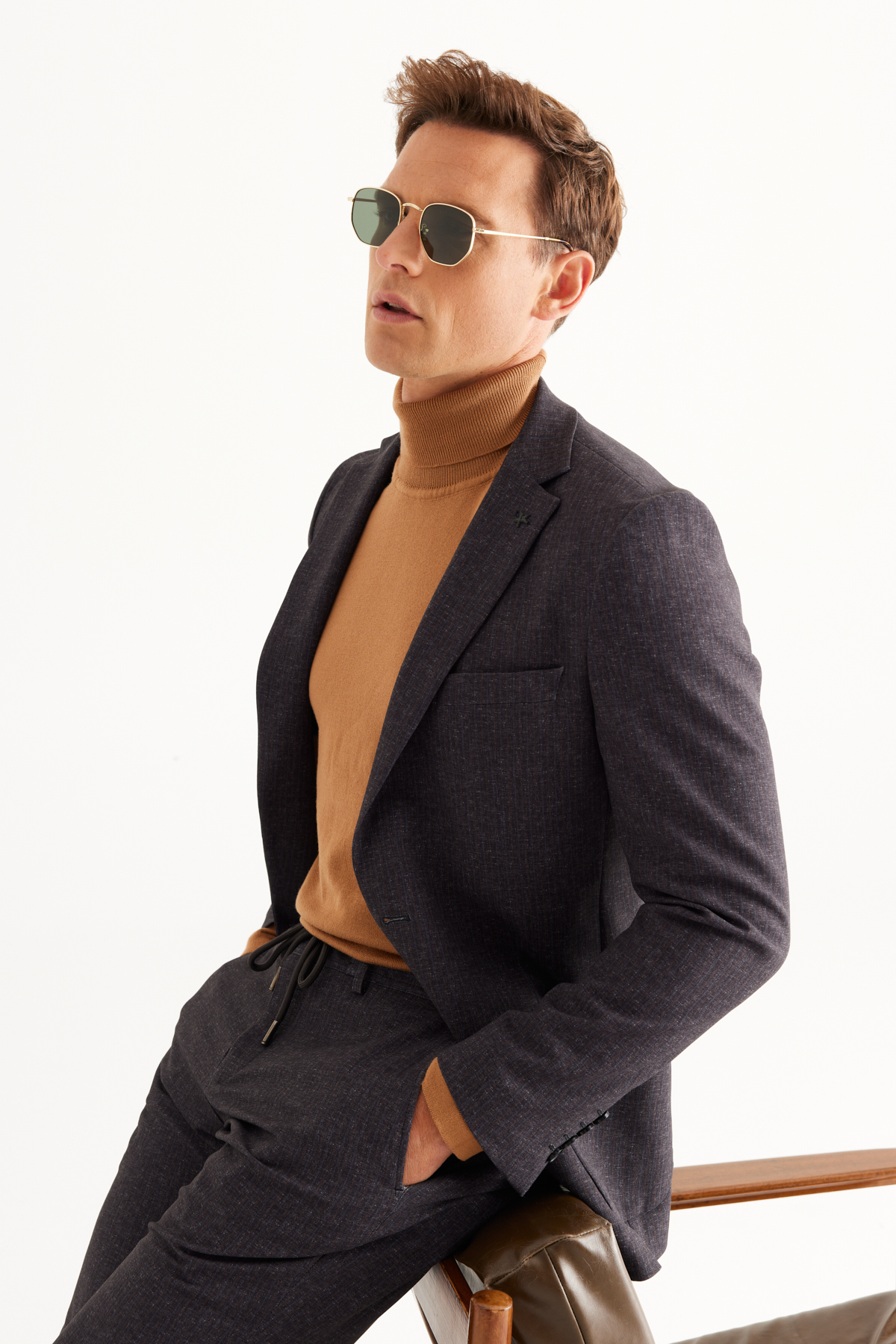 Levně ALTINYILDIZ CLASSICS Men's Anthracite-Brown Slim Fit Slim Fit Mono Collar Striped Suit