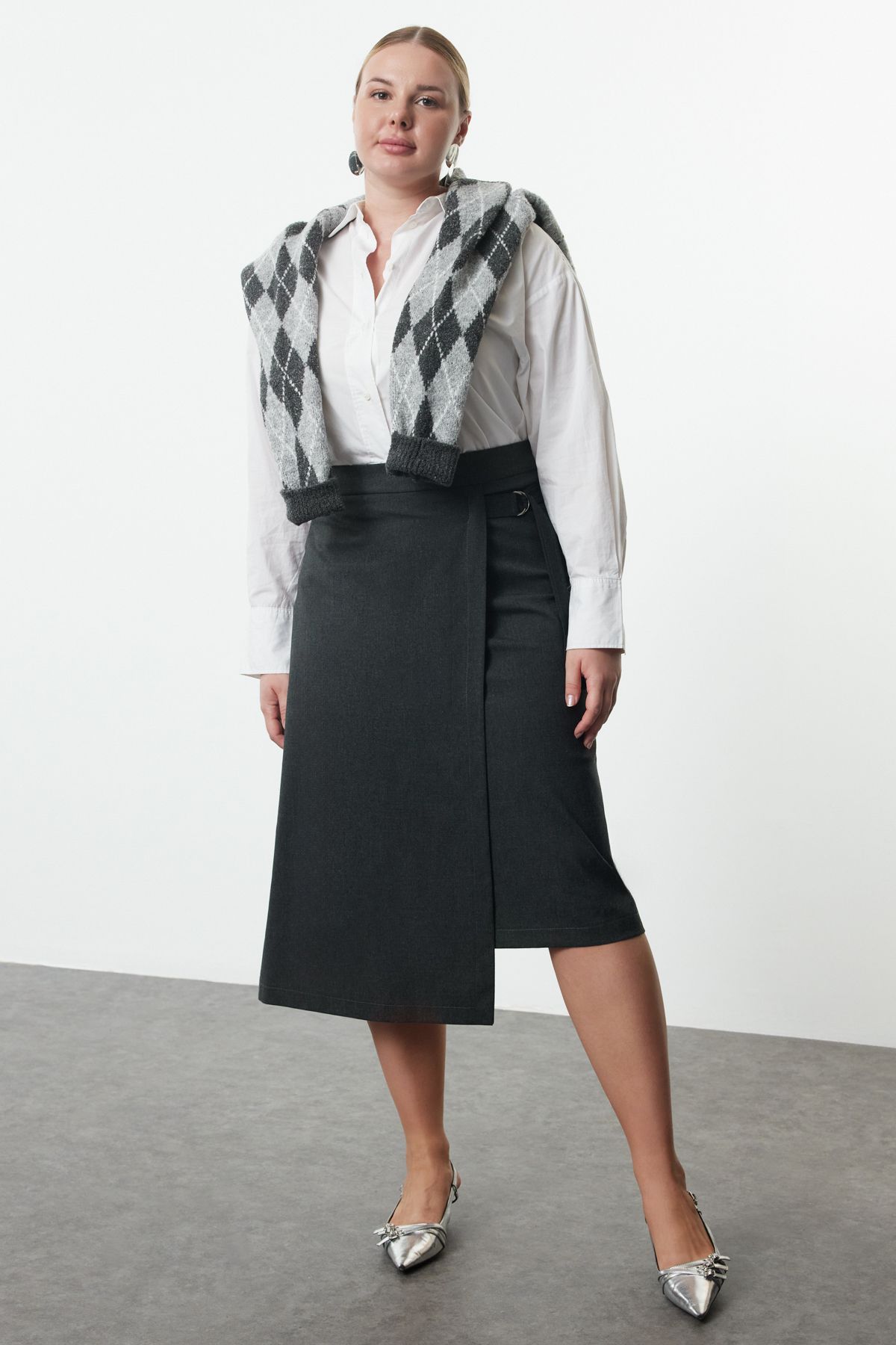 Trendyol Curve Anthracite Woven Plus Size Skirt