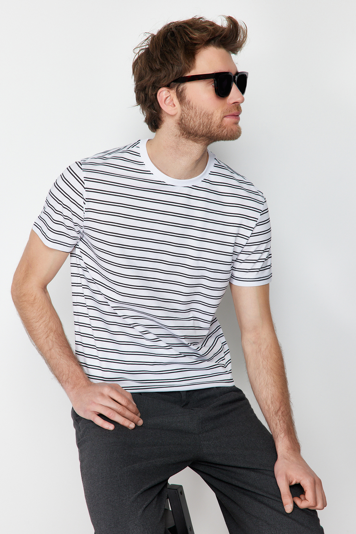 Levně Trendyol White Regular/Regular Fit Striped 100% Cotton T-Shirt