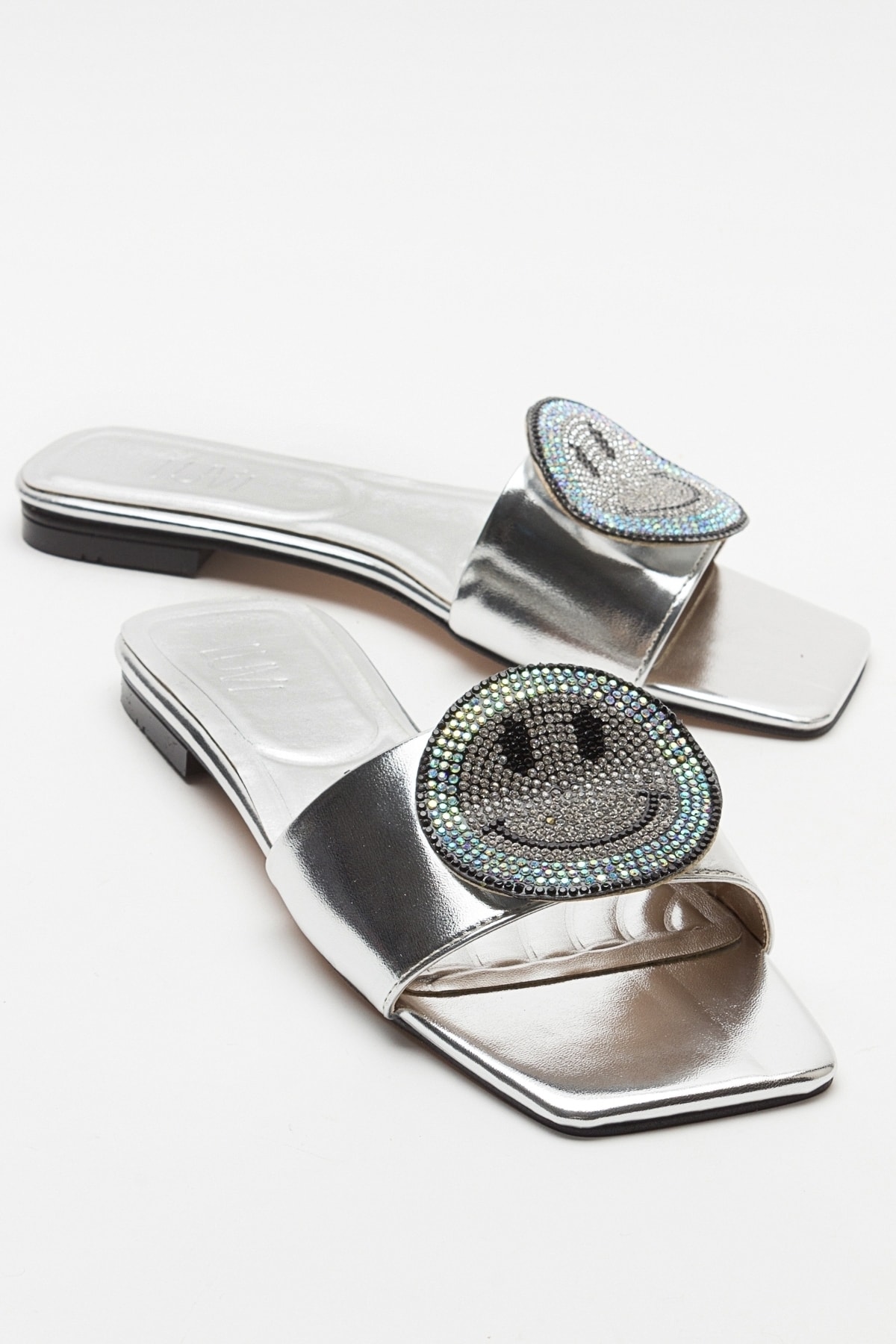 Levně LuviShoes YAVN Women's Slippers with Silver Stones