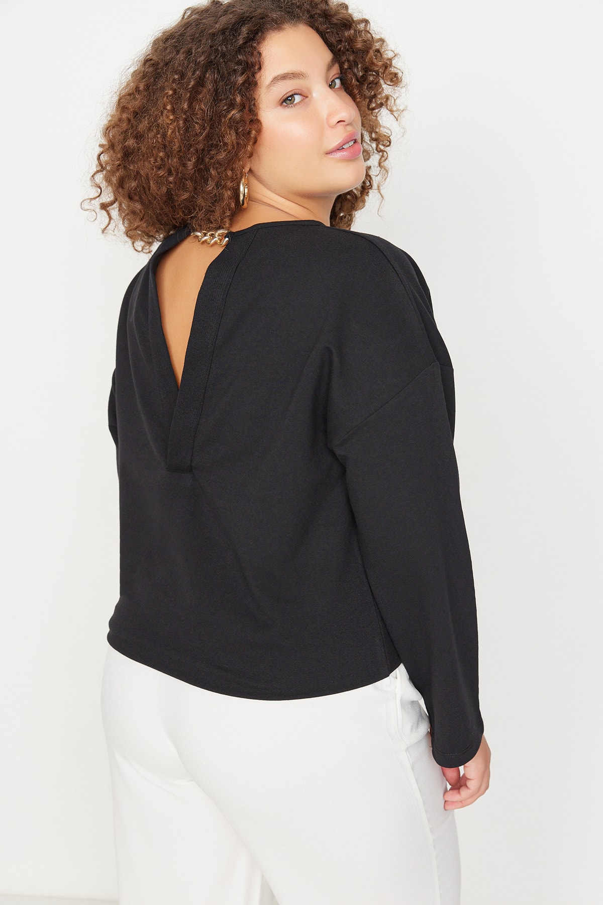 Trendyol Curve Black Chain Detailed Thin Knitted Sweatshirt