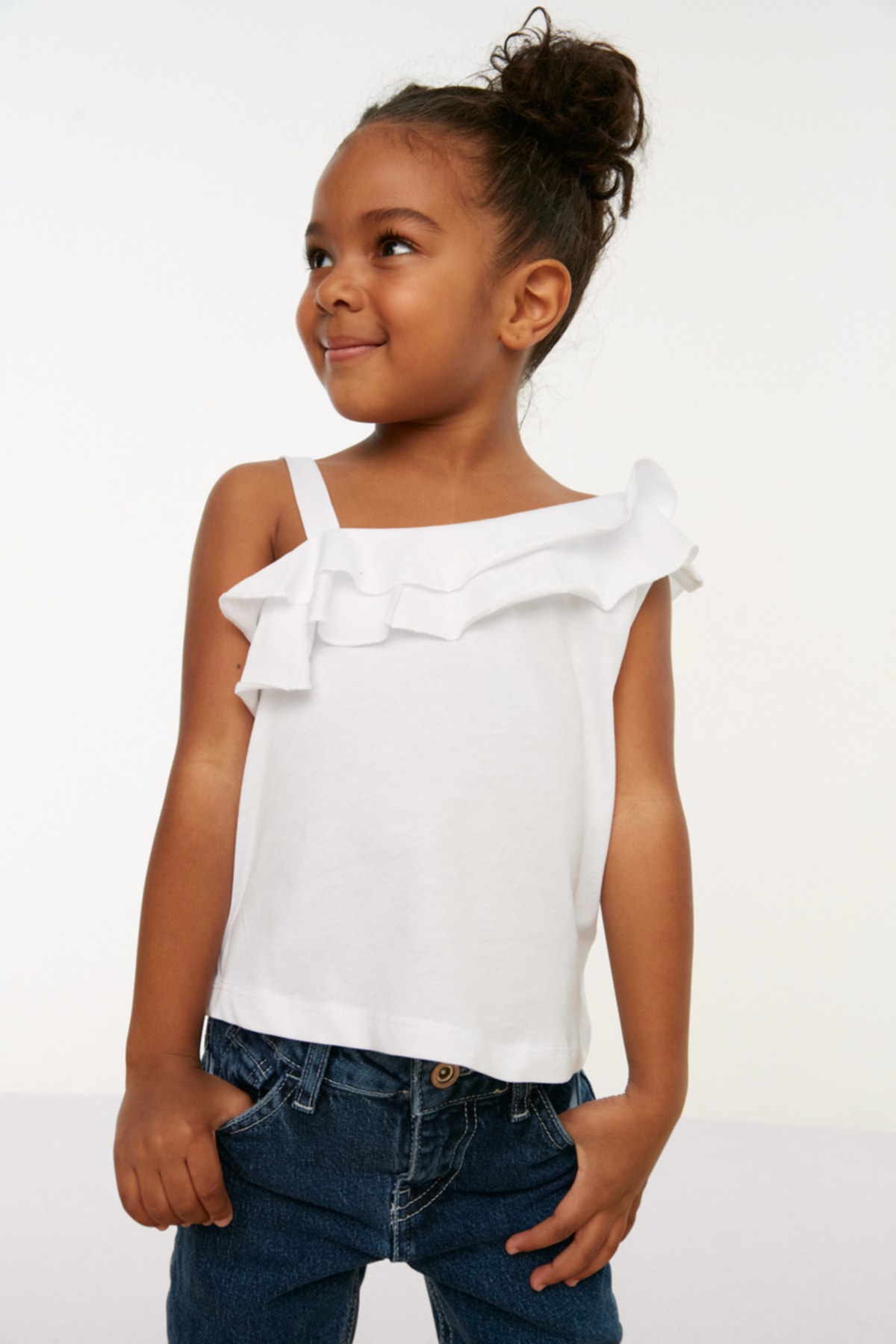 Trendyol Girls' Knitted Blouse in White with Flounces Detailed