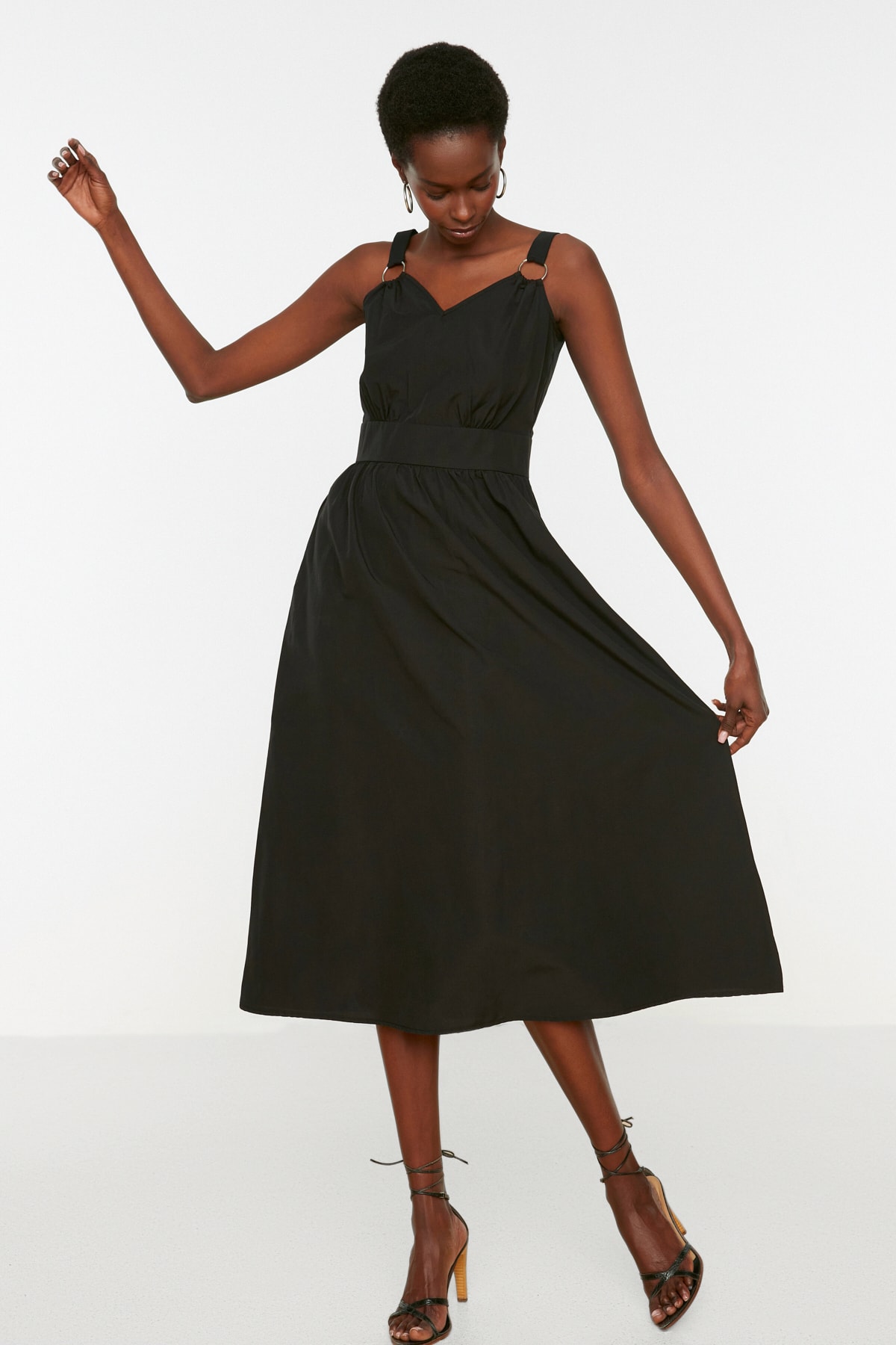 Trendyol Black Woven Strap Rochie midi țesută detaliată