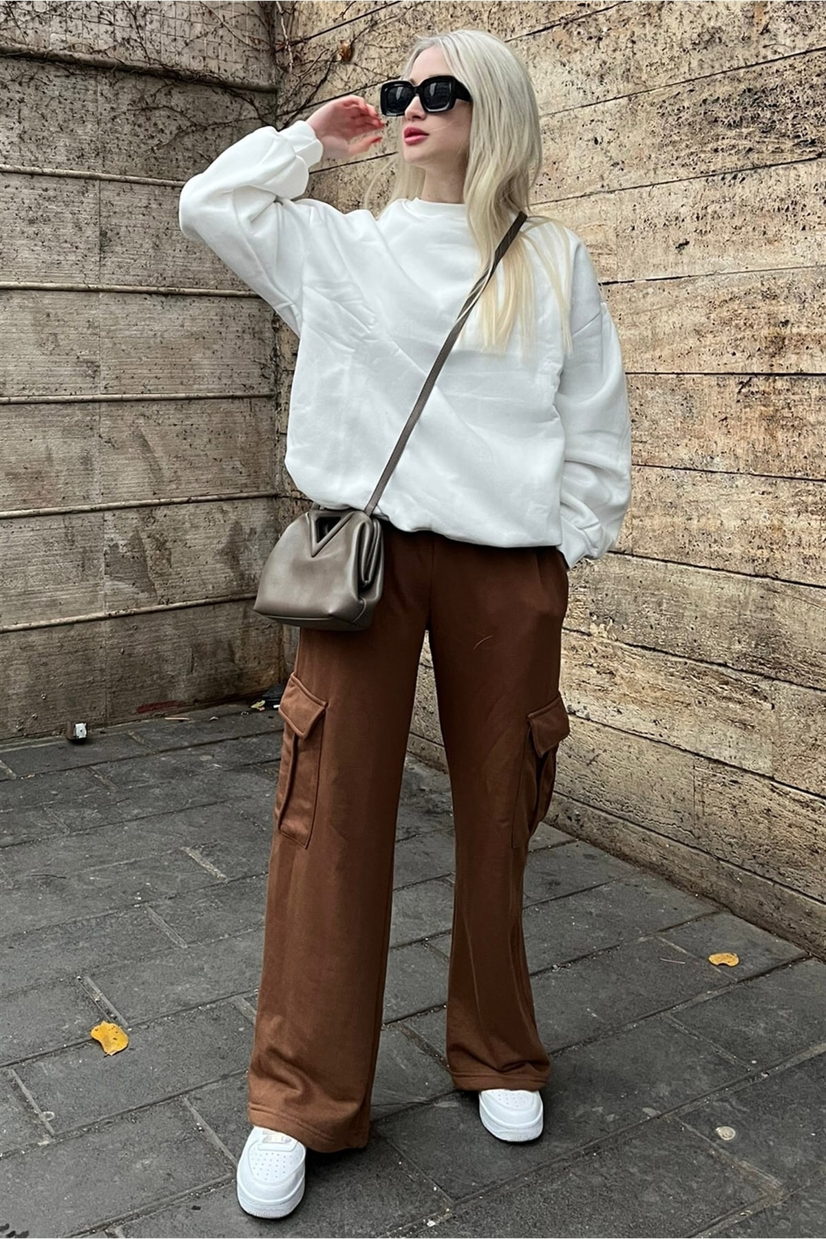 Levně Madmext Women's Brown Wide Leg Cargo Pocket Sweatpants