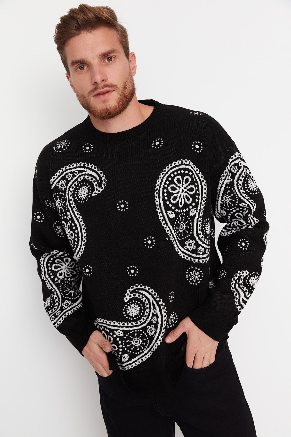 Trendyol Black Oversize Paisley Patterned Crew Neck Knitwear Sweater