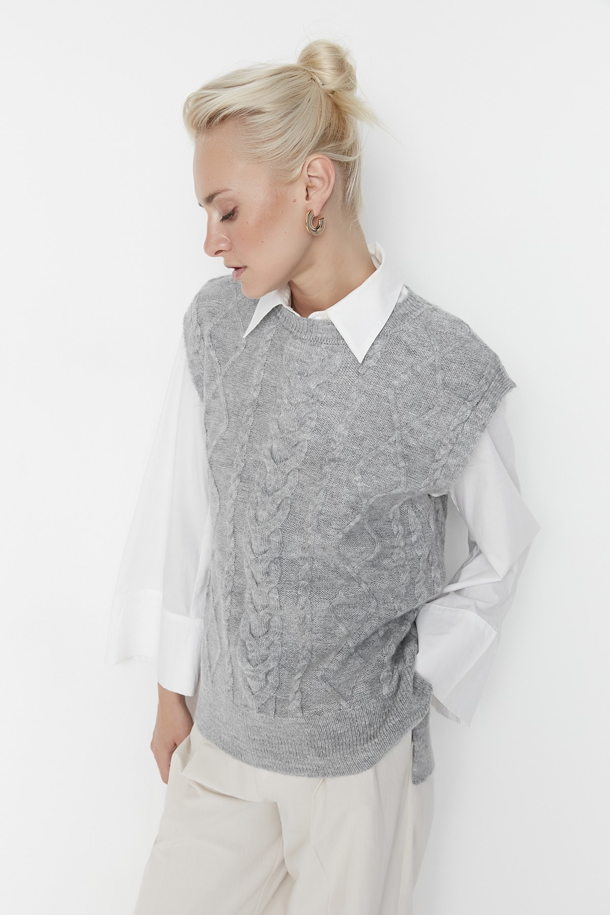 Trendyol Gray Knitted Detailed Crew Neck Knitwear Sweater