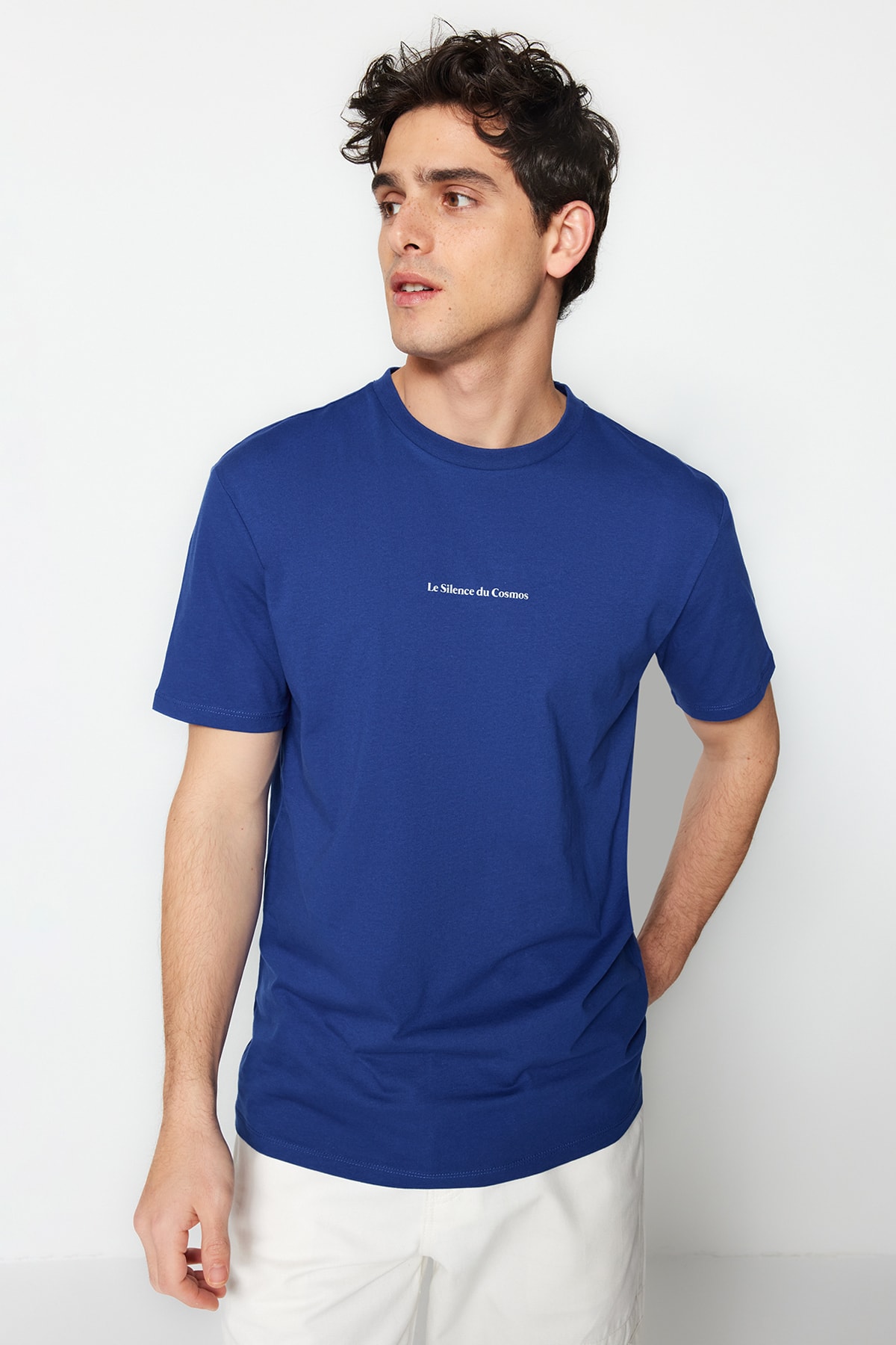 Levně Trendyol Indigo Regular/Normal Fit 100% Cotton Minimal Text Printed T-Shirt