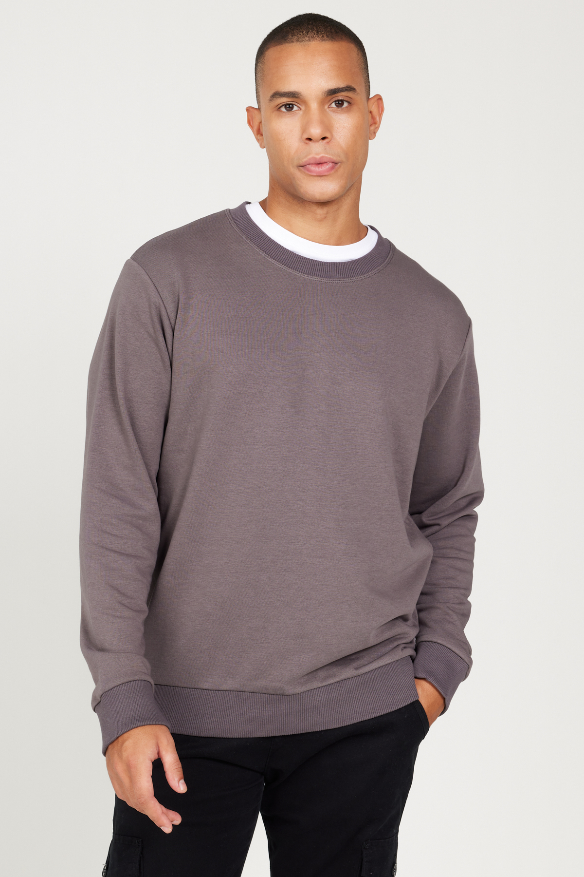 Levně AC&Co / Altınyıldız Classics Men's Dark Gray Standard Fit Regular Fit Crew Neck 3 Thread Cotton Sweatshirt