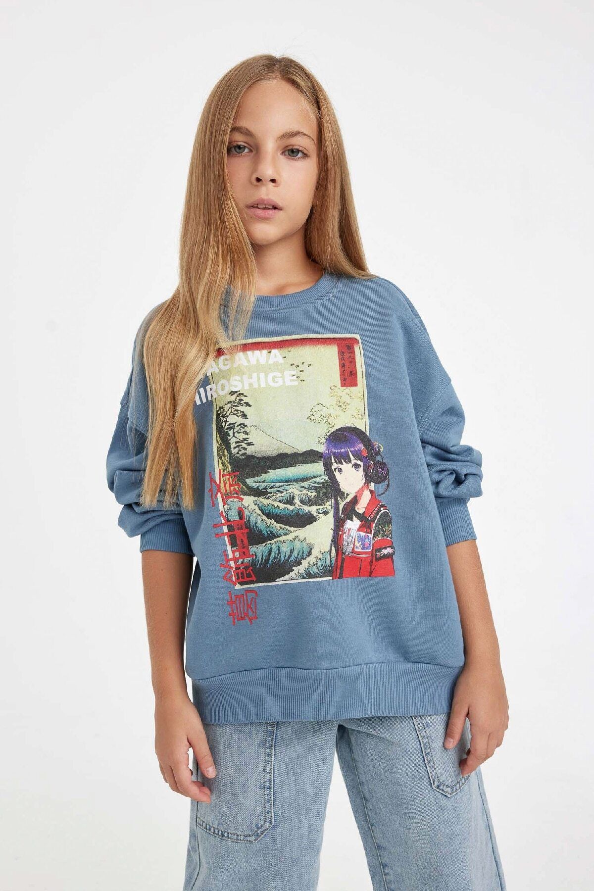 DEFACTO Girl Hatsune Miku Relax Fit Crew Neck Soft Fluffy Sweatshirt