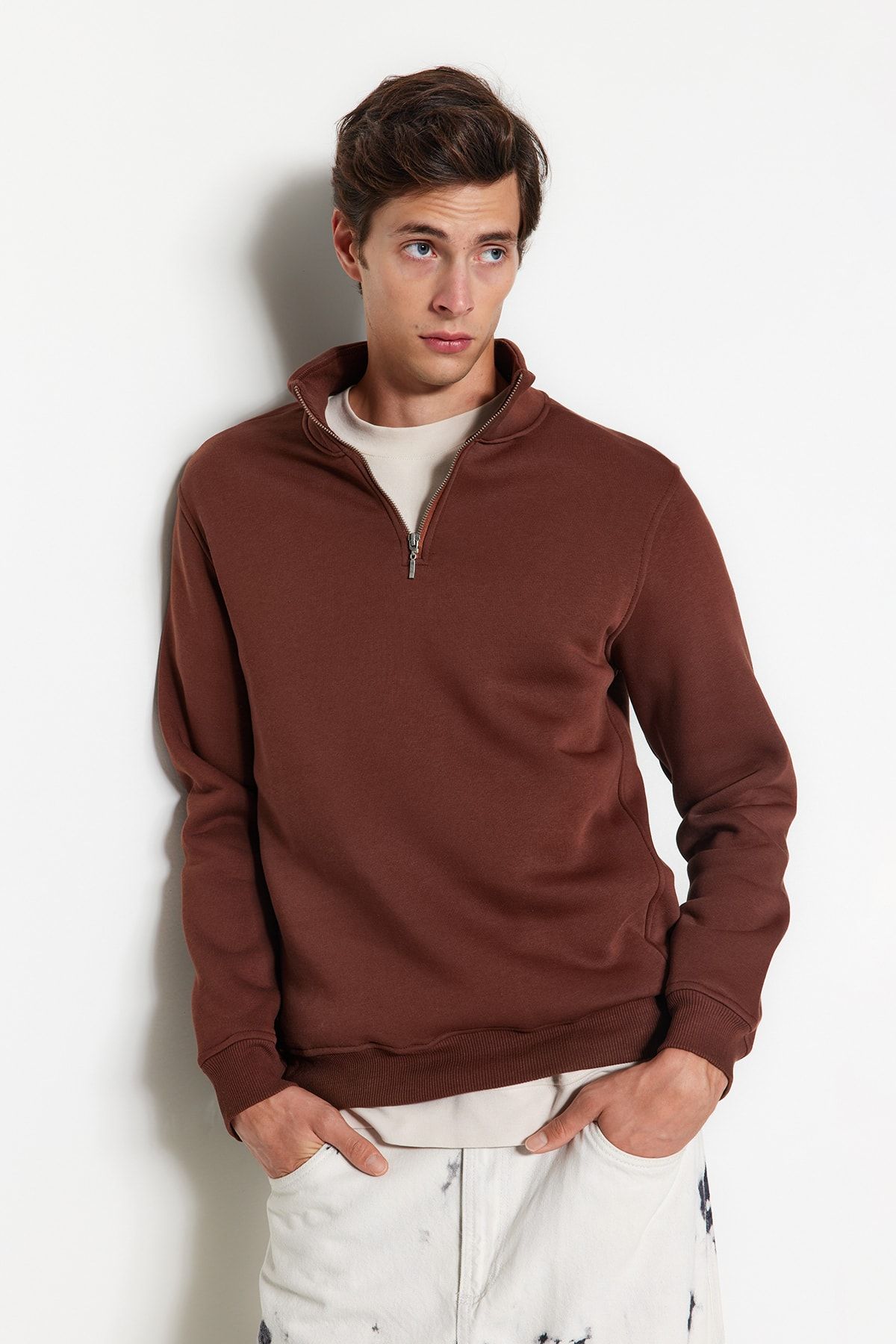 Trendyol Brown Regular/Normal Cut Stand Collar Zippered Sweatshirt