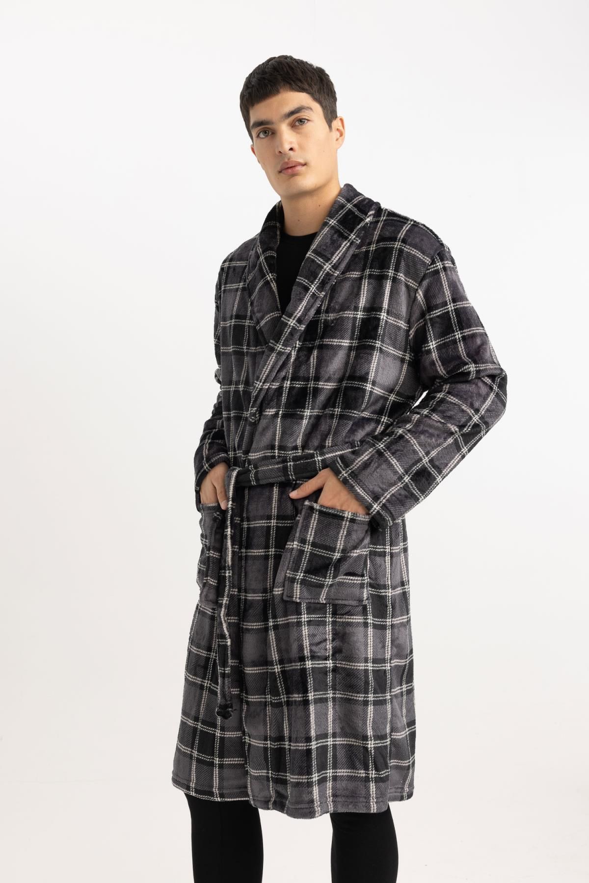 DEFACTO Regular Fit Shawl Collar Polar Plaid Patterned Dressing Gown