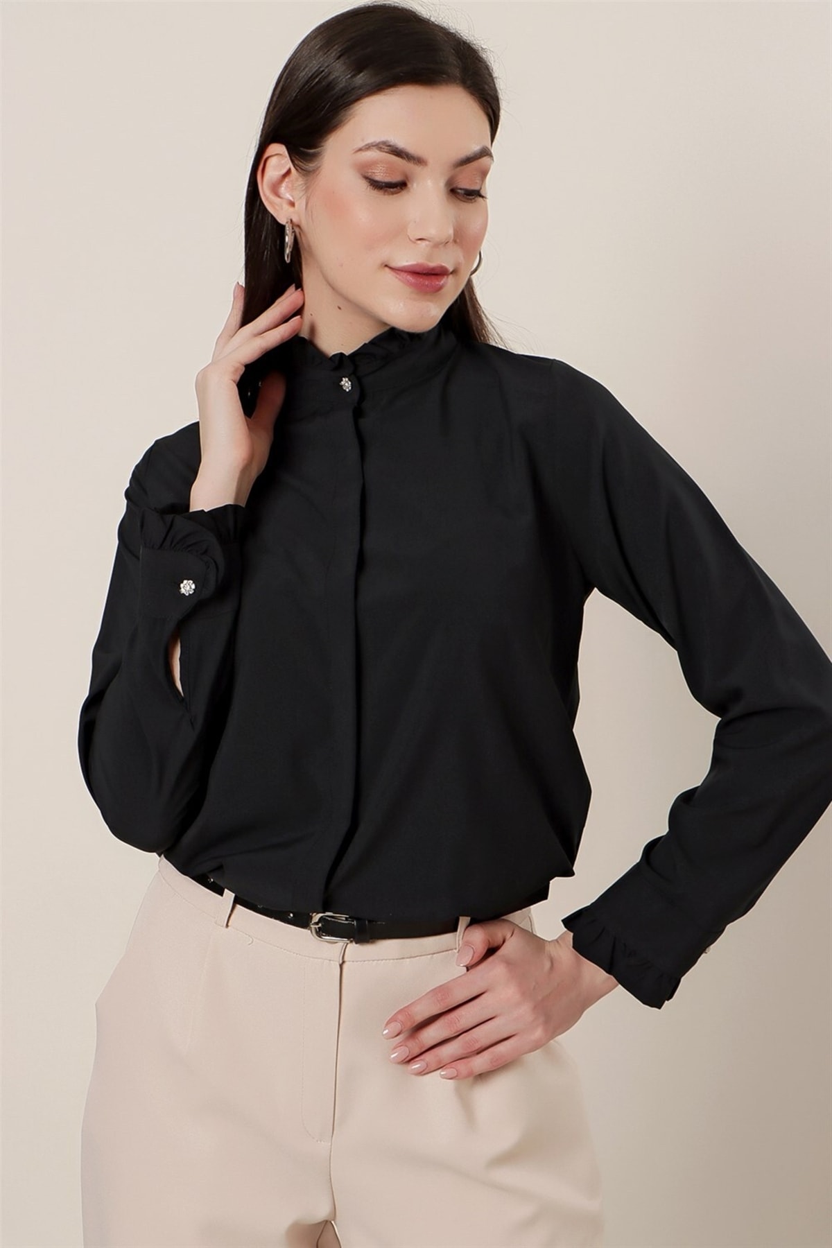 Levně By Saygı Imported Micro-Crepe Shirt Black with Frills around the Collar and Sleeves.