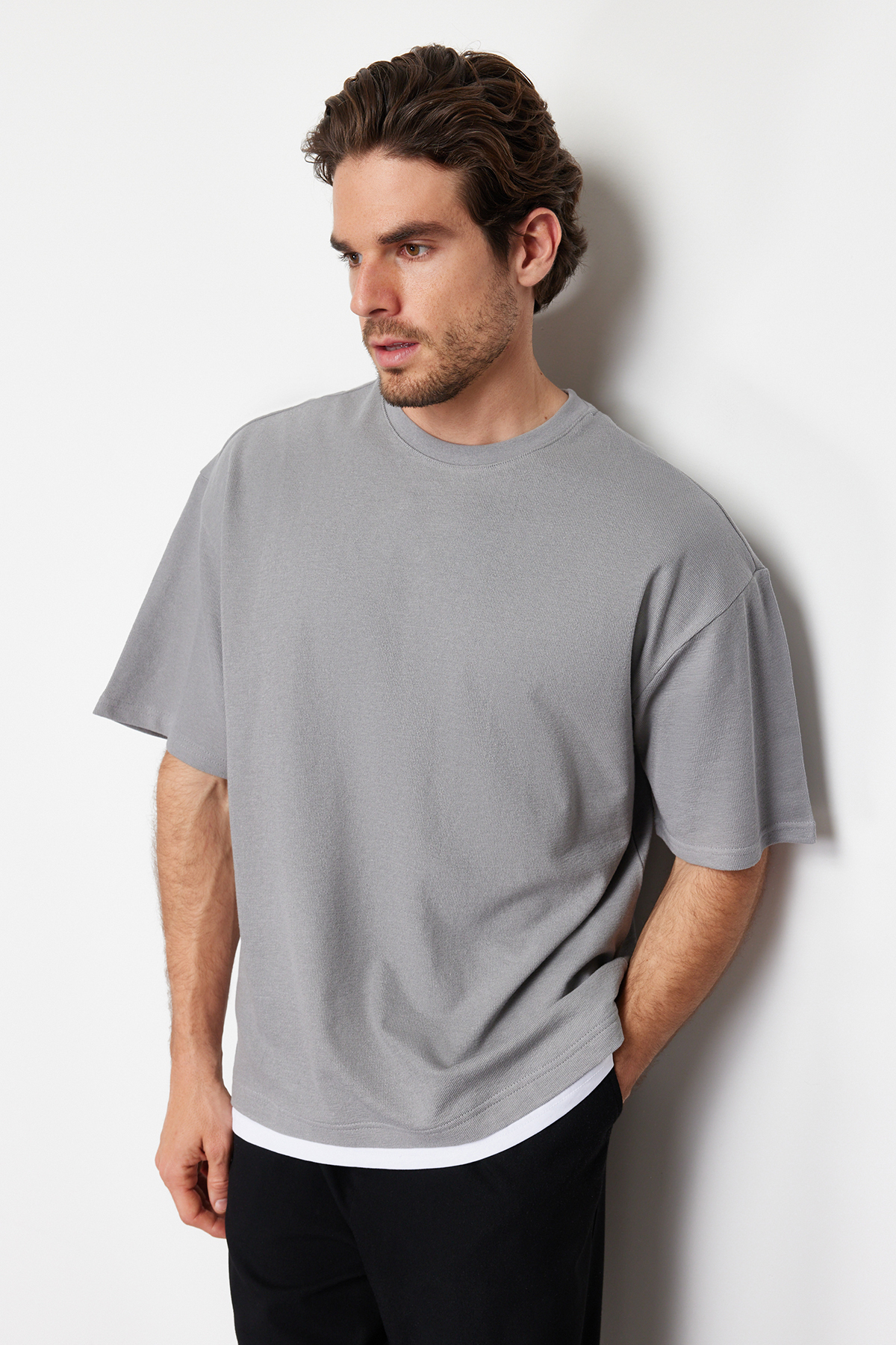Levně Trendyol Gray Oversize Piece Detailed Textured 100% Cotton T-Shirt