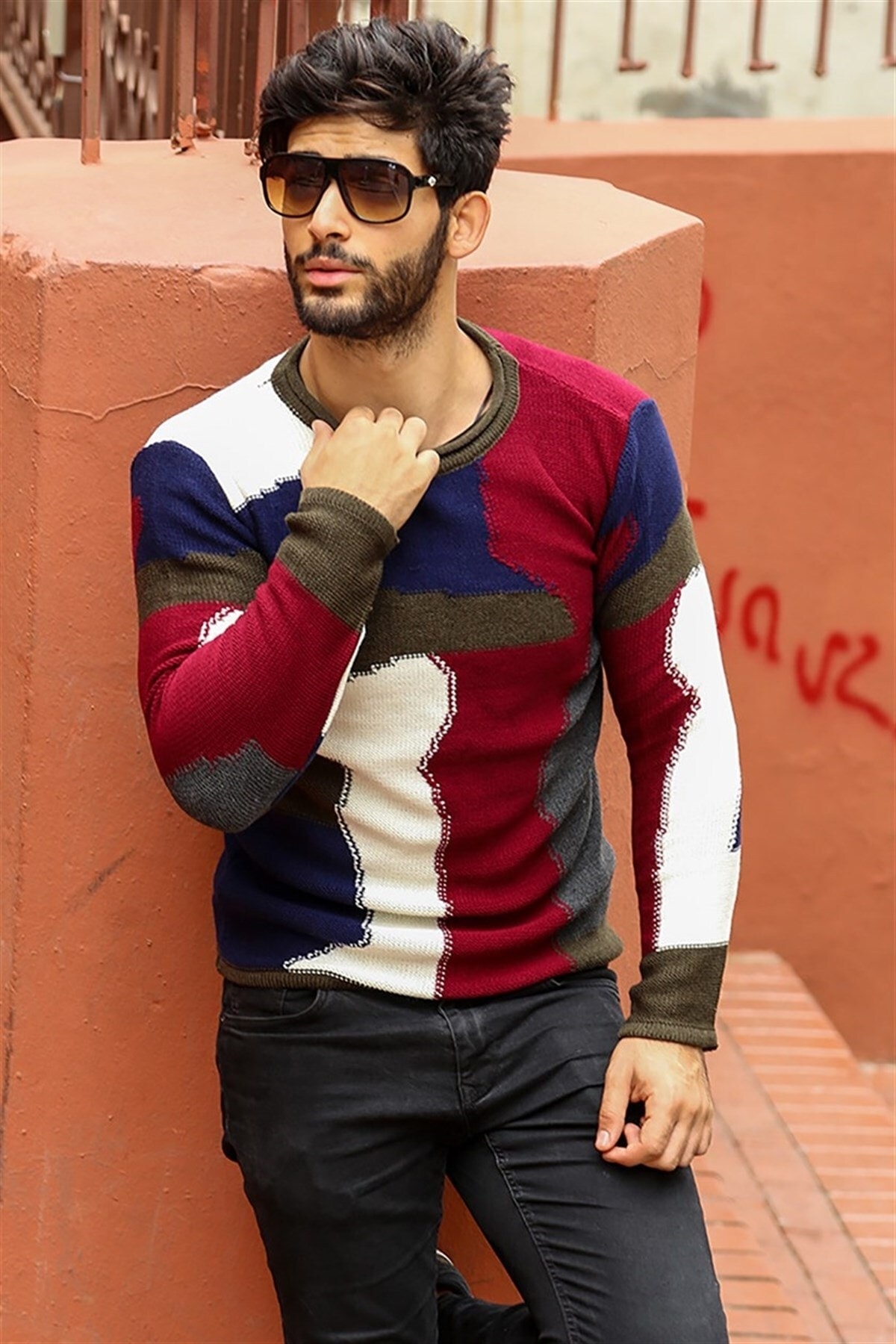 Levně Madmext 2803 Patch Patterned Sweater - Crewneck Khaki
