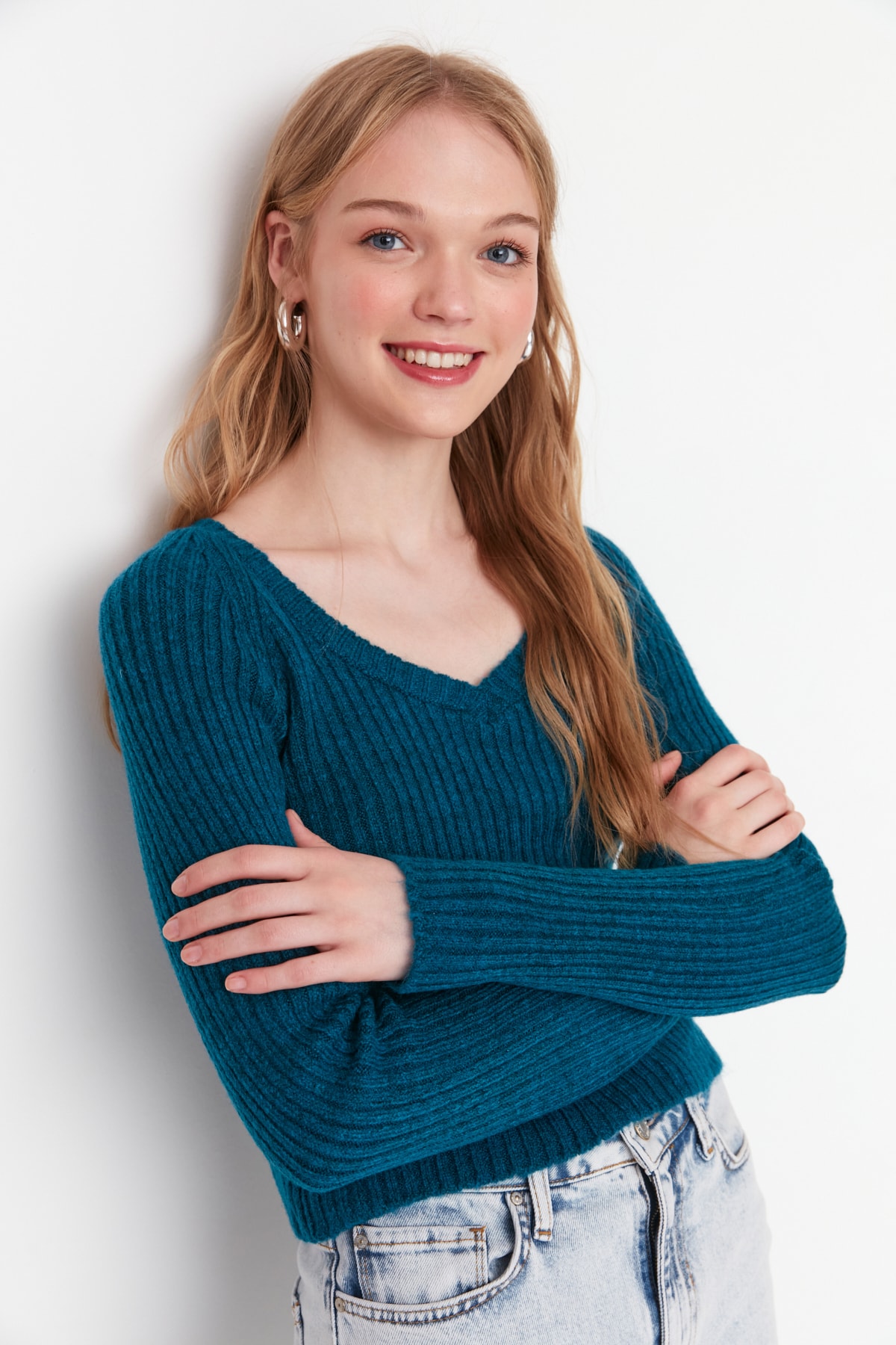 Trendyol Indigo Crop Soft Textured Basic Knitwear Sweater