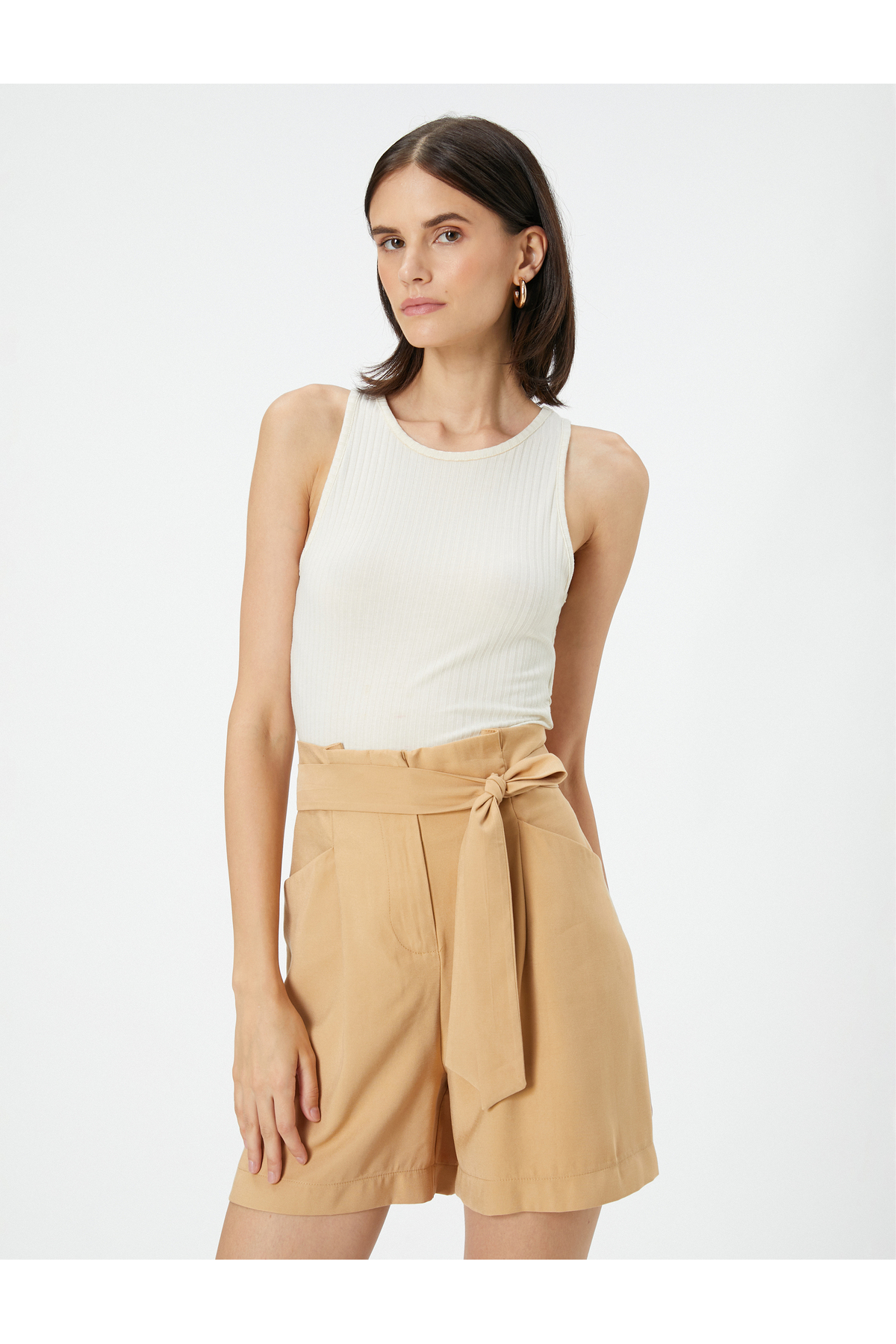 Levně Koton Silky Textured Shorts with Belt and Pockets