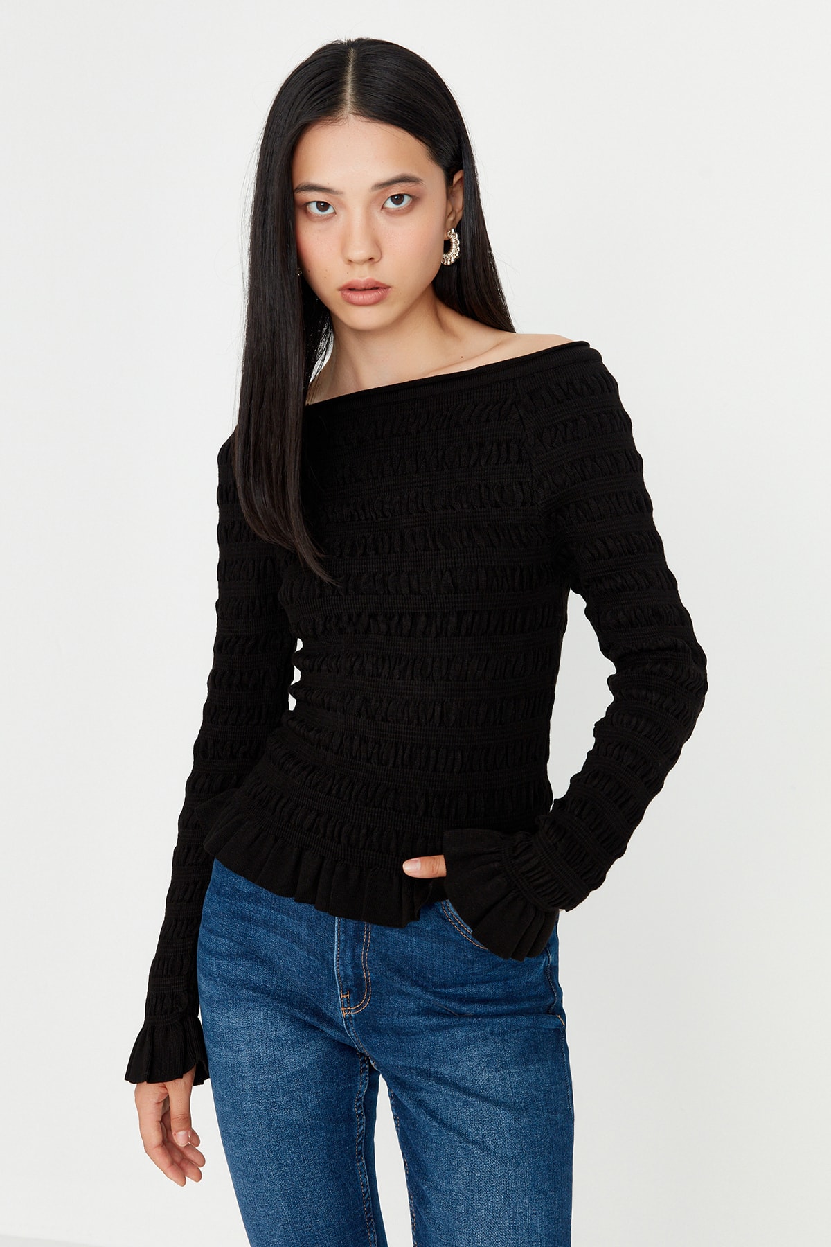 Trendyol Black Ruffle Detailed Crop Knitwear Sweater