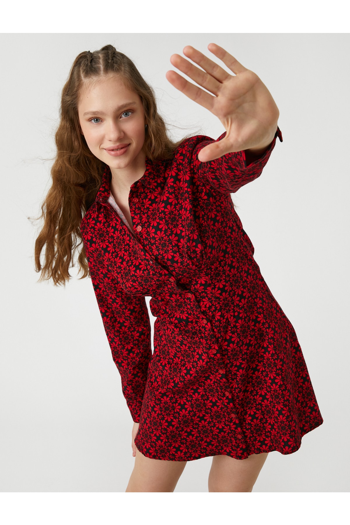 Levně Koton Květinové košilové šaty s dlouhým rukávem Knoflíkový manžetový límec