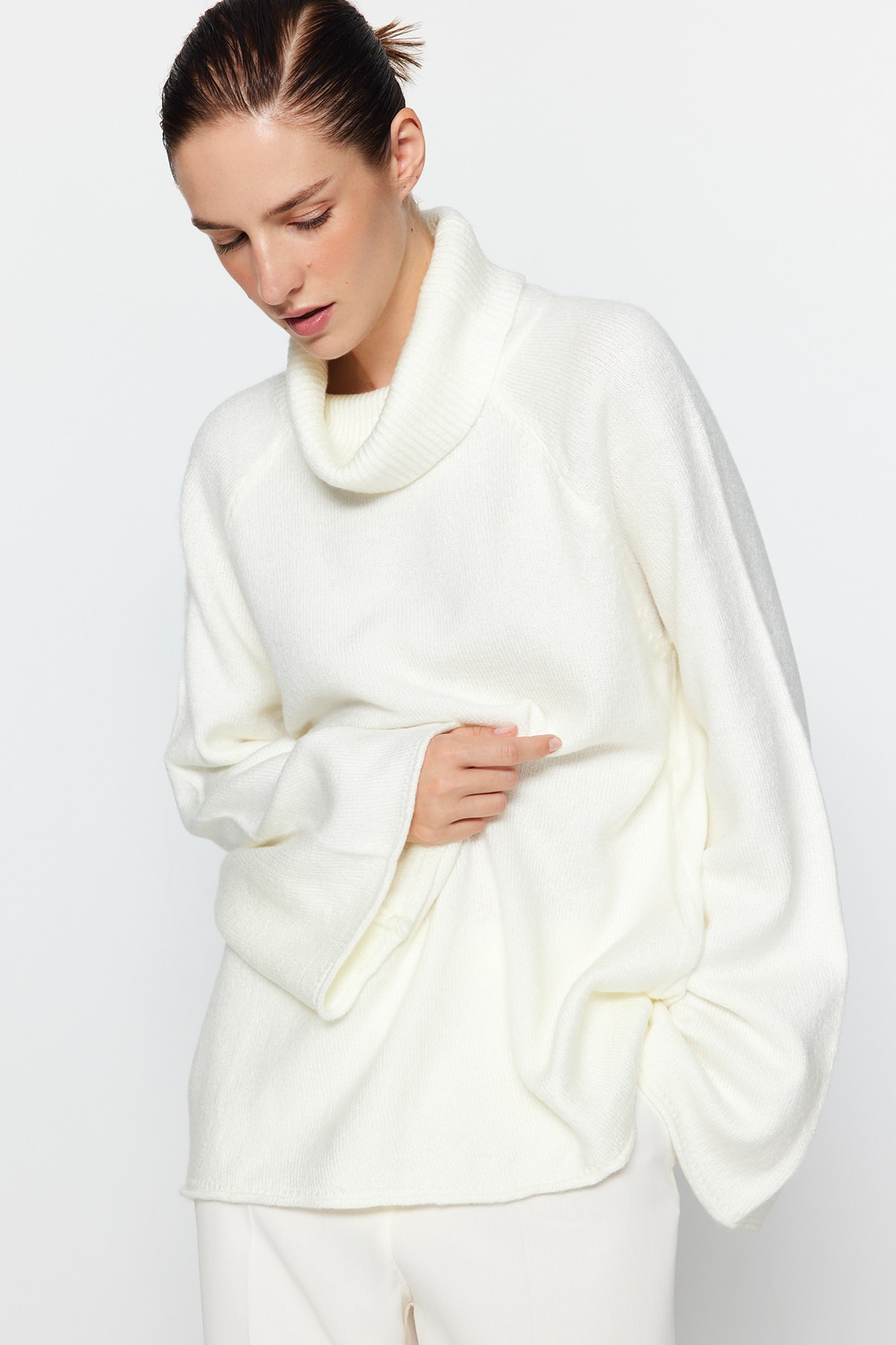 Trendyol Ecru Soft Textured Turtleneck Knitwear Sweater