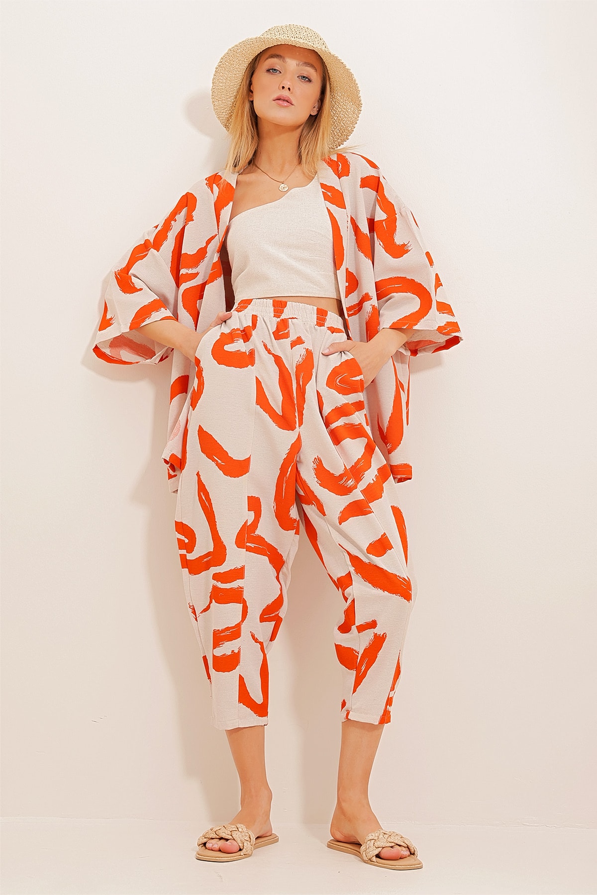 Trend Alaçatı Stili Women's Orange Patterned Shalwar Trousers and Kimono Set