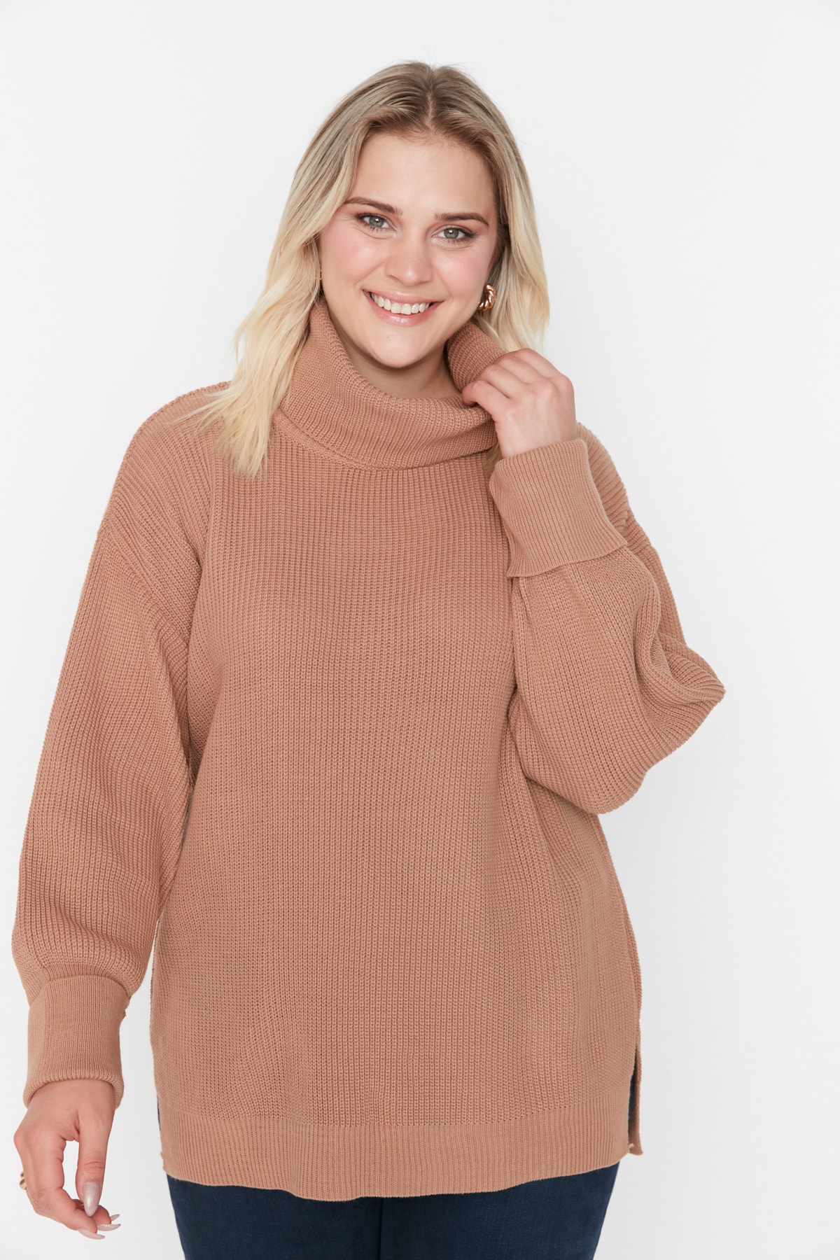 Trendyol Curve Camel Turtleneck Knitwear Sweater