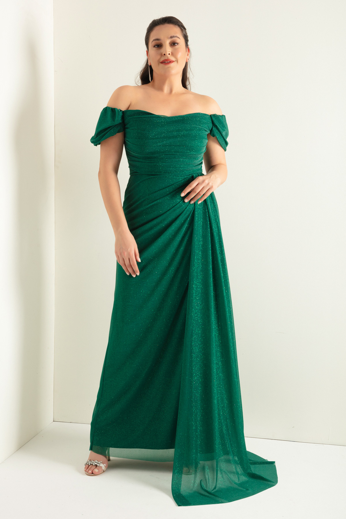 Levně Lafaba Dámské smaragdově zelené lodičkový výstřih přehodil štěrbinu dlouhé stříbřité večerní šaty
