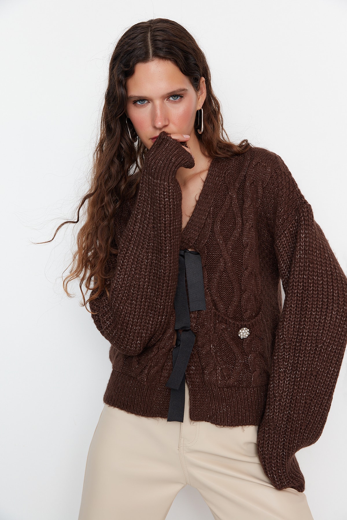 Levně Trendyol světle hnědý měkký texturovaný pletený svetr z pleteného vlasu