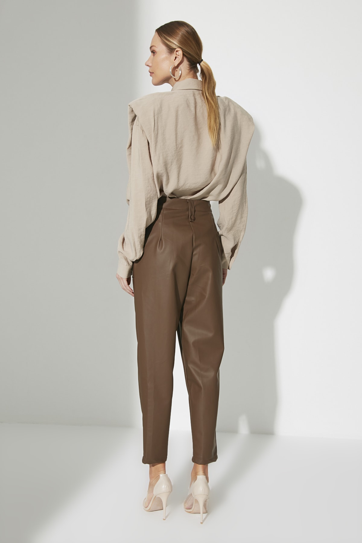 Dámske nohavice Trendyol TWOAW22PL0083/OIL