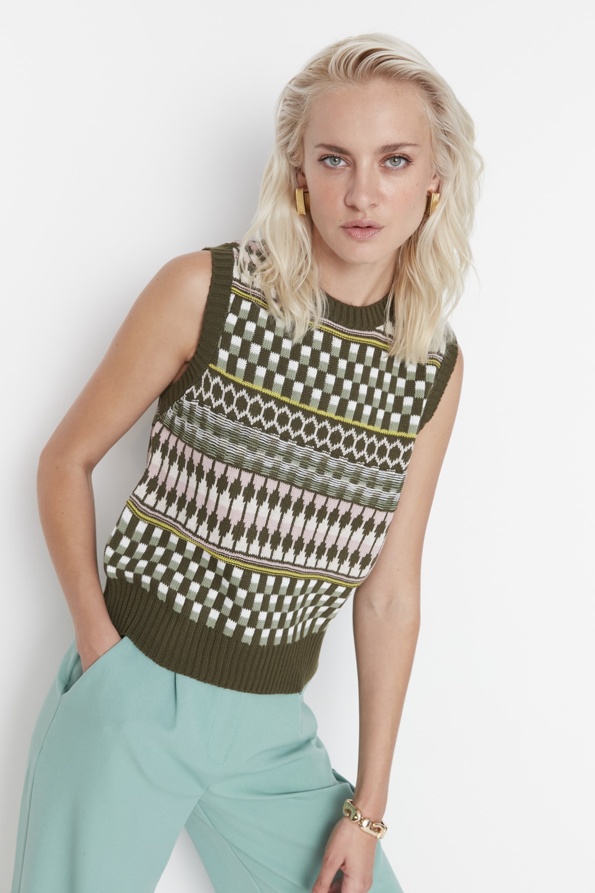 Trendyol Sweater Vest - Khaki - Regular fit