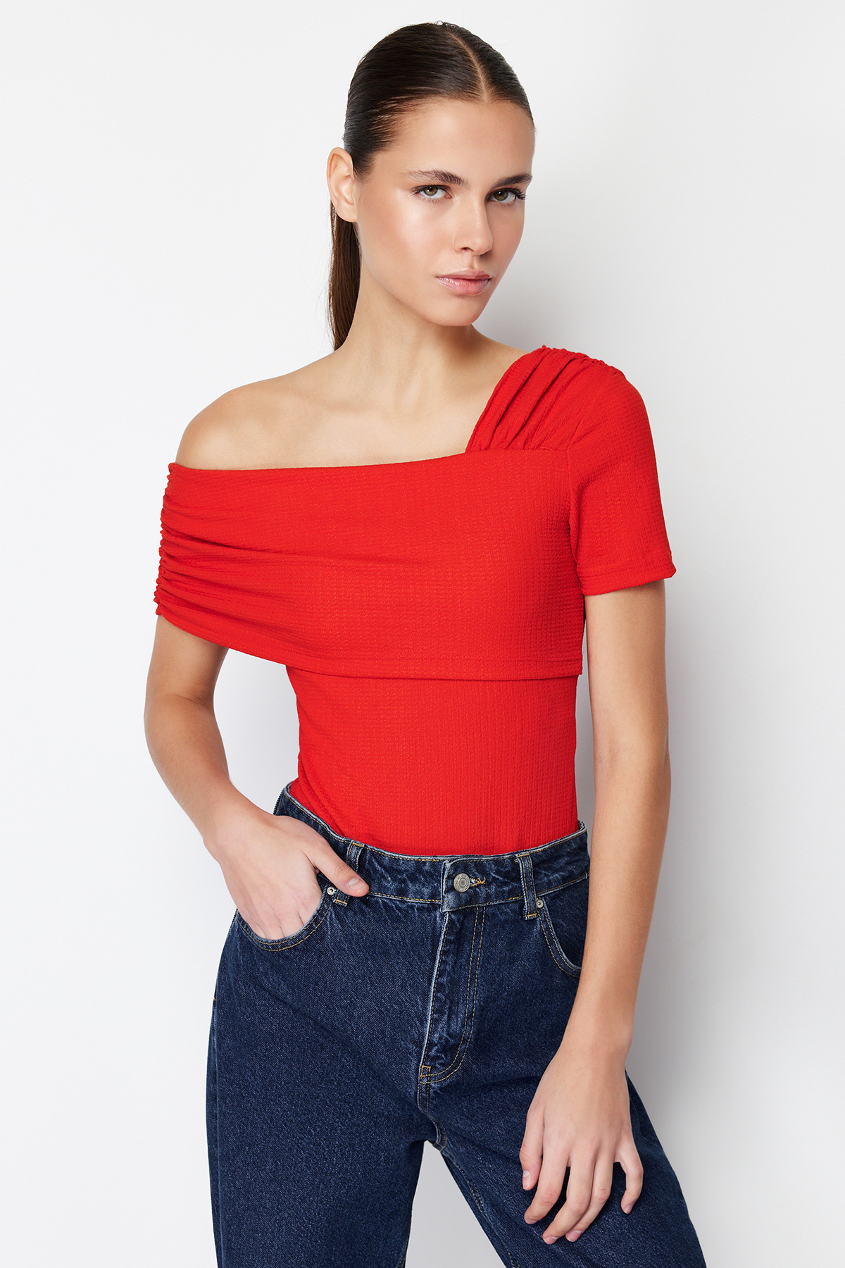 Levně Trendyol Red Asymmetric Collar Fitted/Situated Snaps Knitted Bodysuit