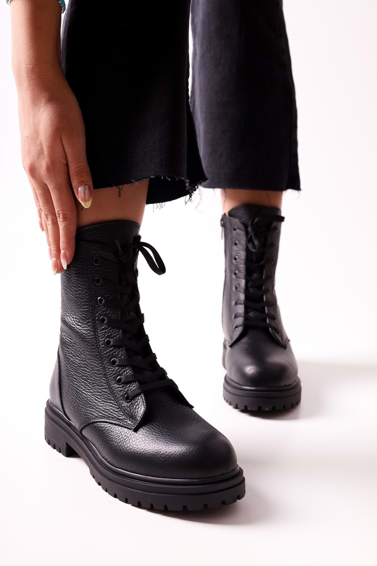 Levně Shoeberry Women's Glam Black Genuine Leather Boots Boots From Black Genuine Leather.