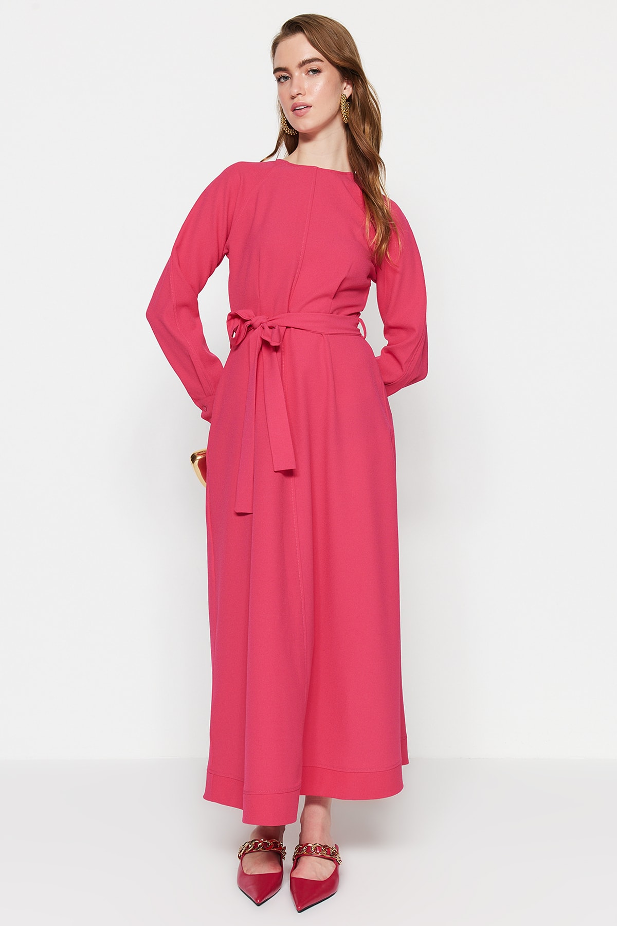 Trendyol ružové pásové prešívanie detail tkané šaty