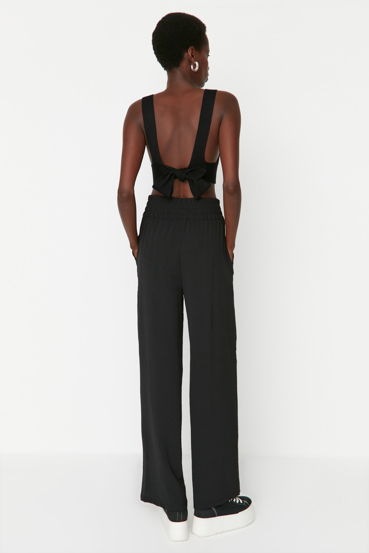 Pantaloni dama, Trendyol Wide