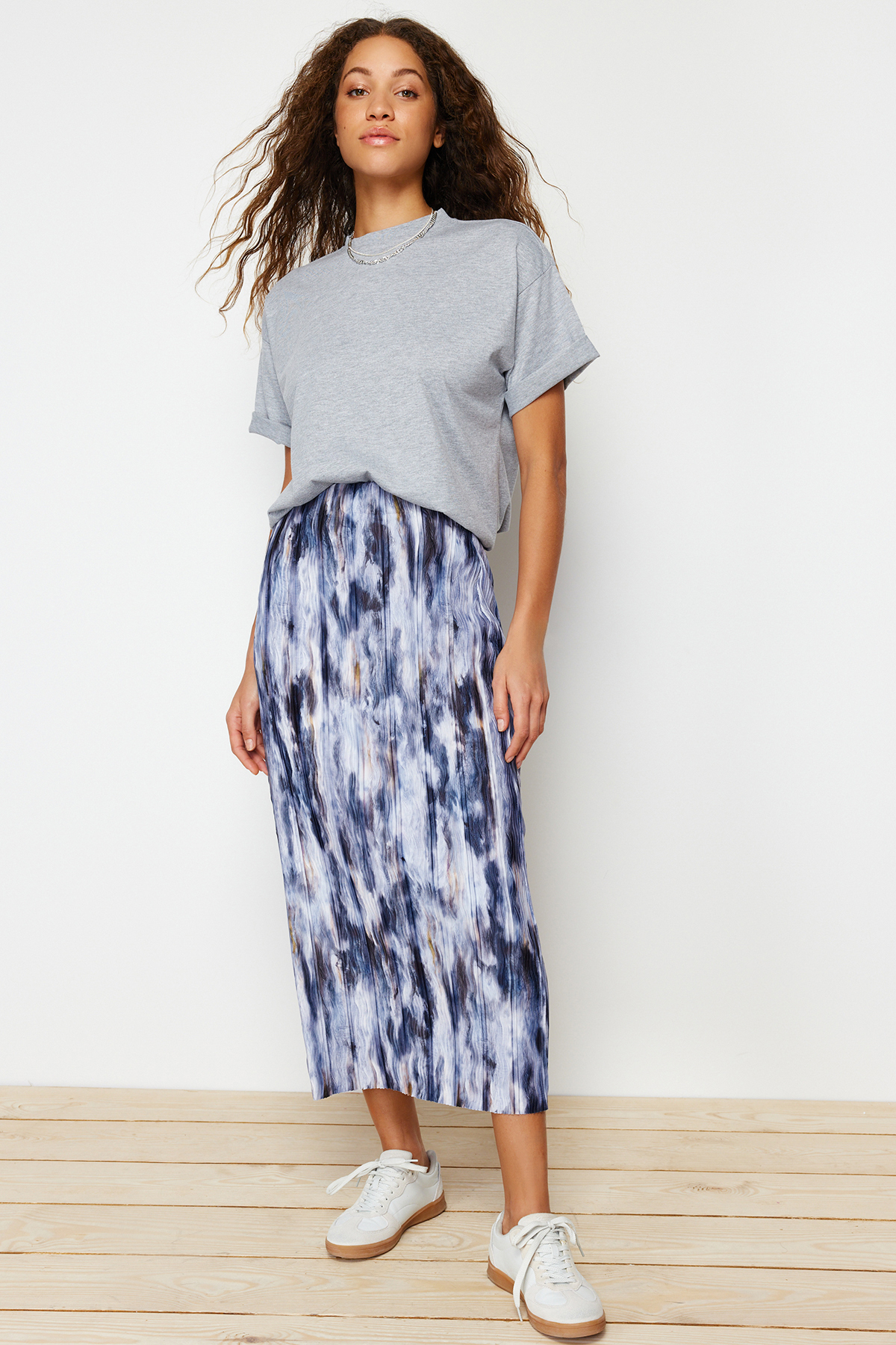 Levně Trendyol Blue Printed Pleat Maxi Knitted Skirt