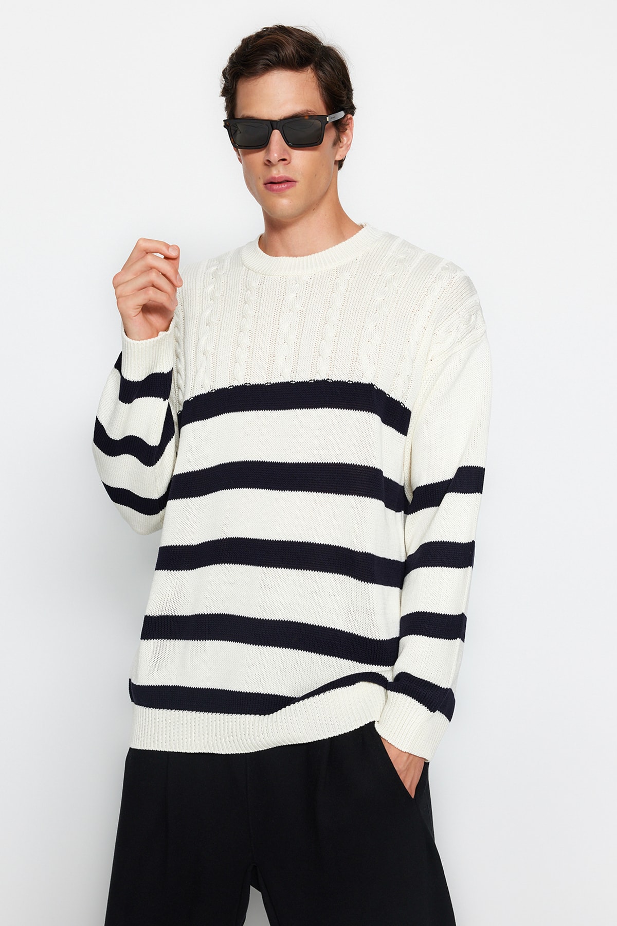 Trendyol Ecru Unisex Oversize Fit Wide Fit Hair Knitted Striped Anti-Pilling Knitwear Sweater.
